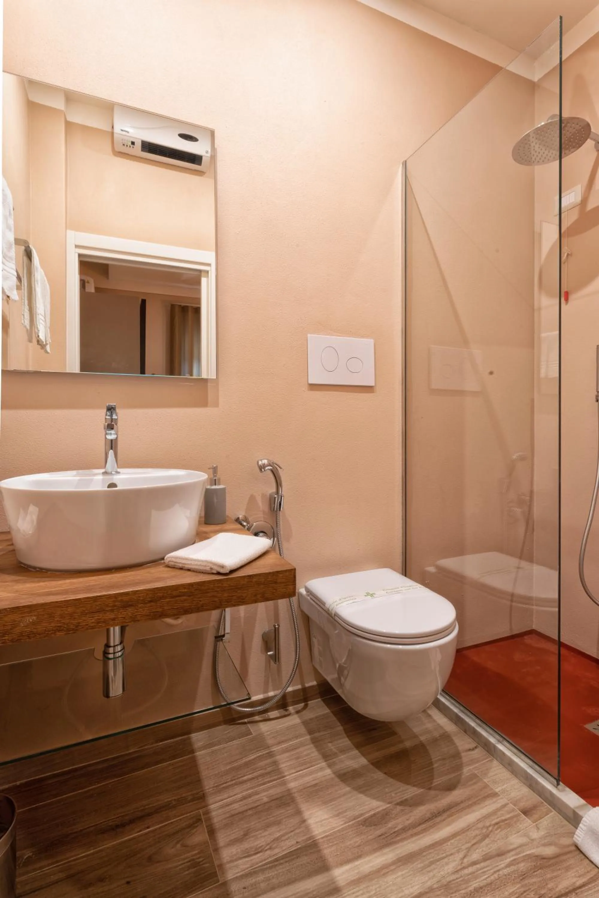 Bathroom in GOGO` Petit Hotel