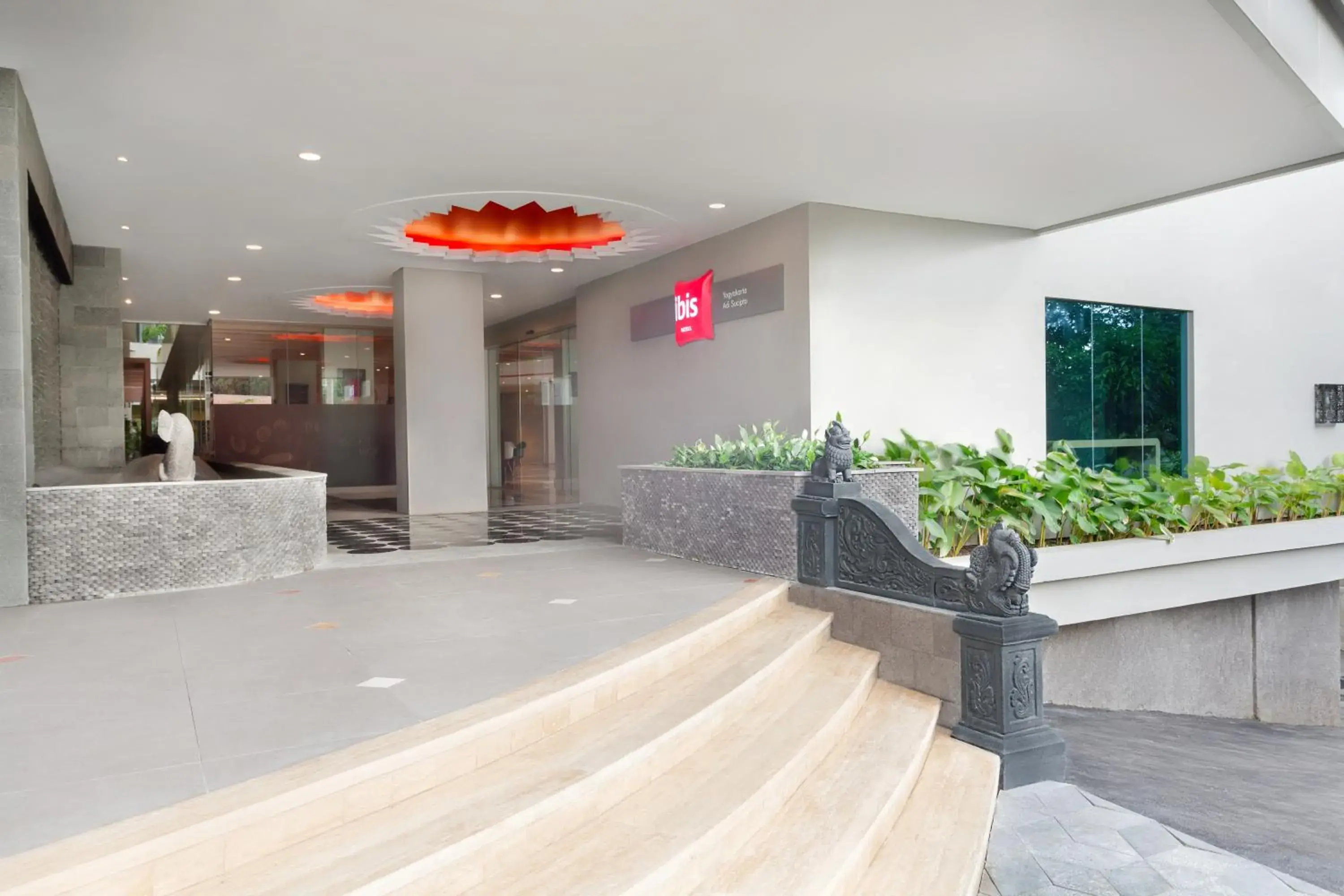 Lobby or reception in ibis Yogyakarta Adi Sucipto