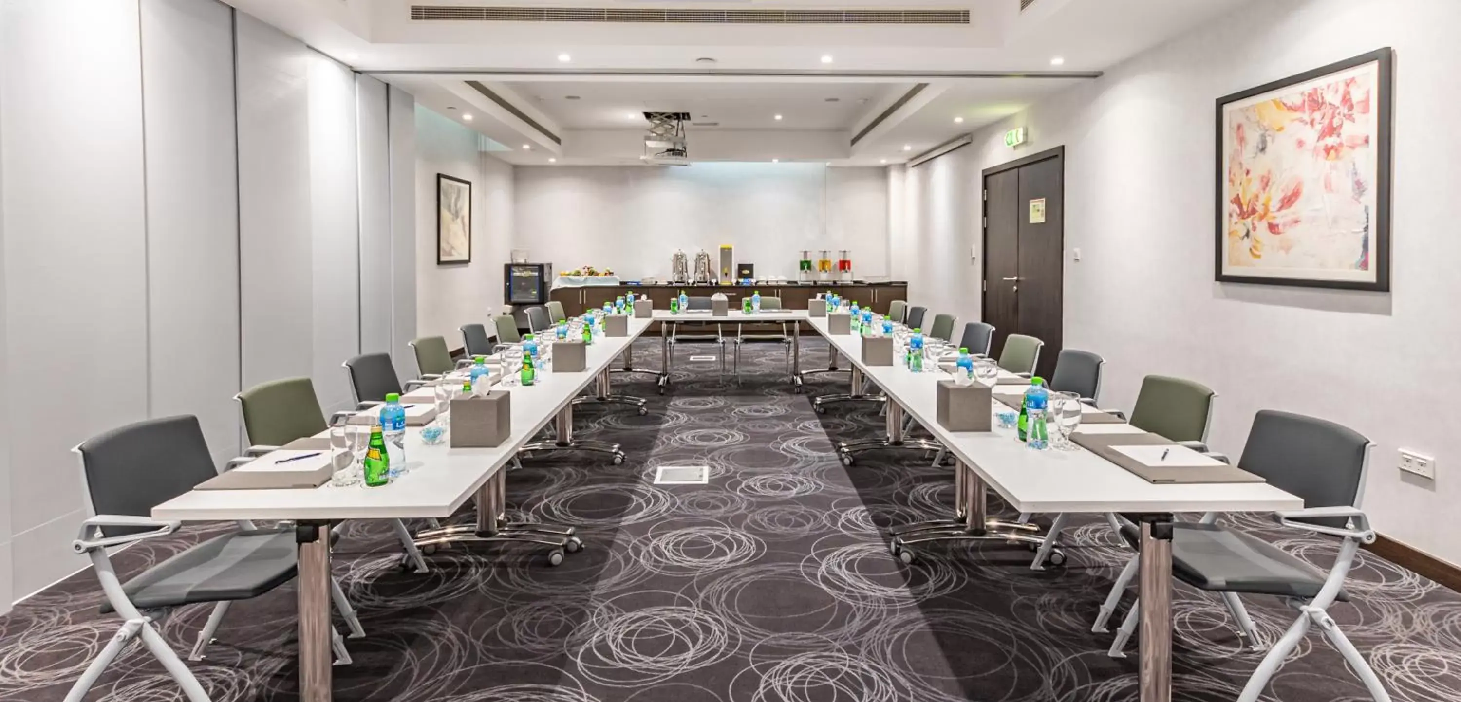 Business facilities in Gravity Hotel Abu Dhabi