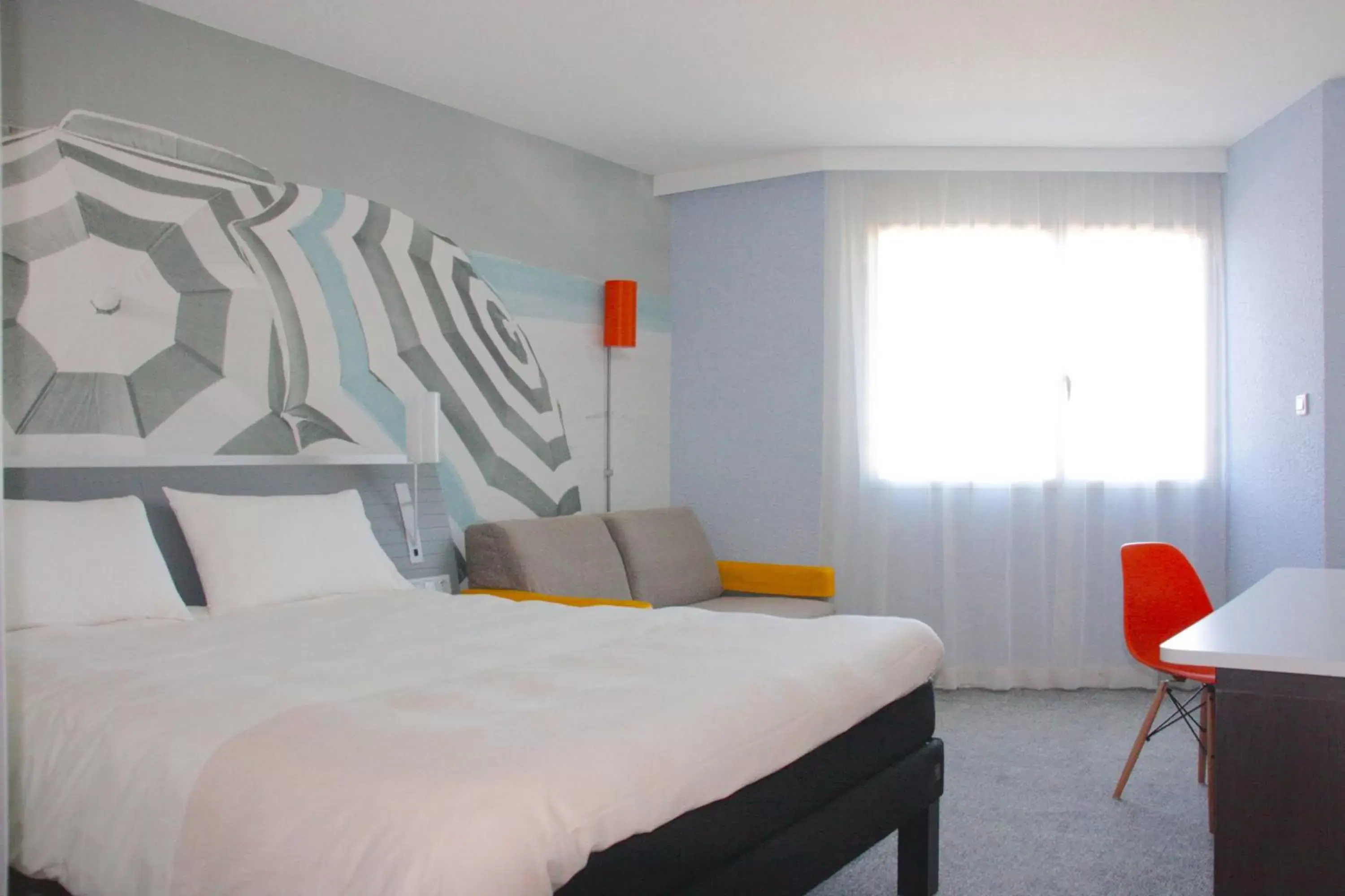 Standard Double Room with Sofa in Ibis styles Toulon la Seyne sur Mer