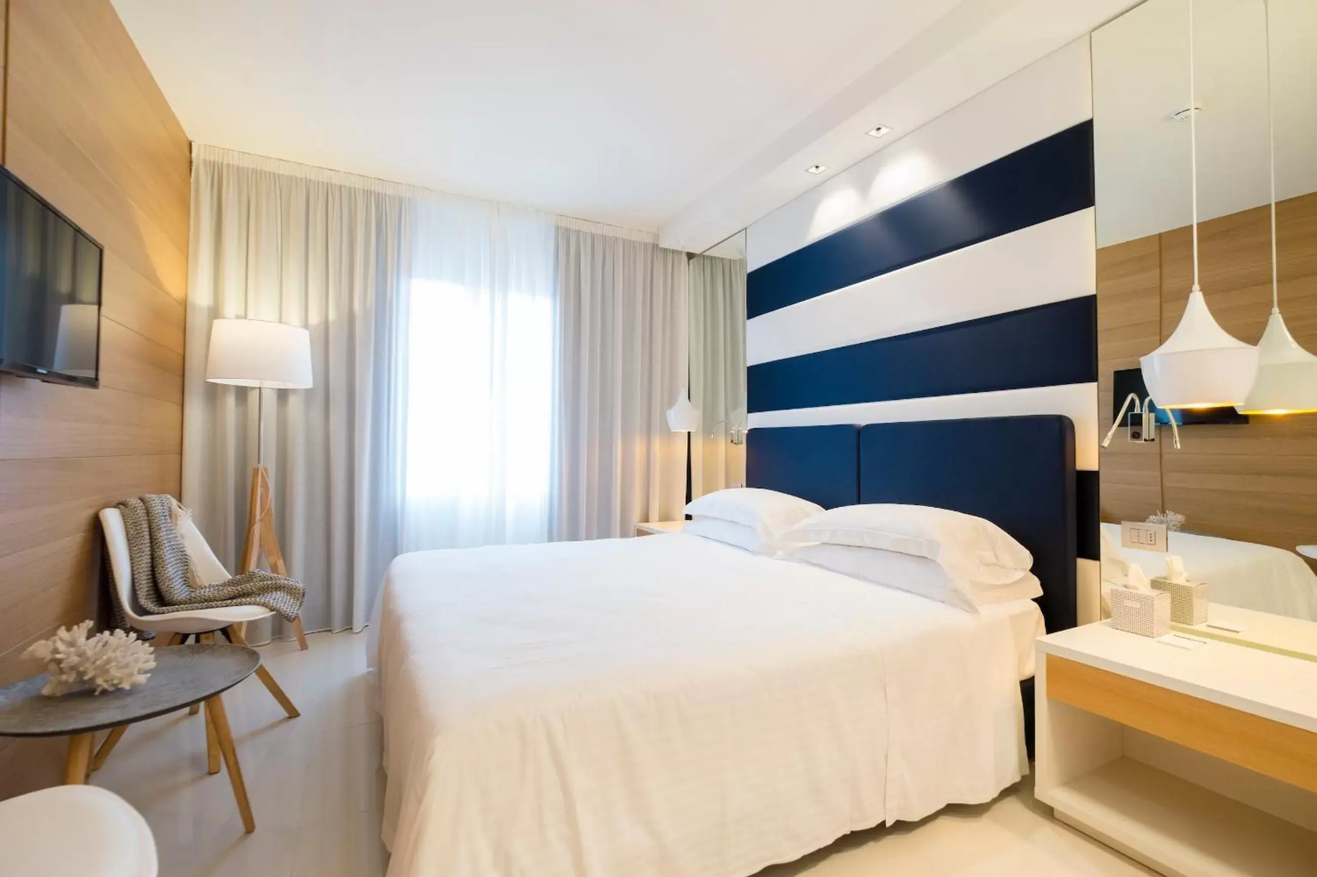 Bedroom, Bed in Metropol Ceccarini Suite