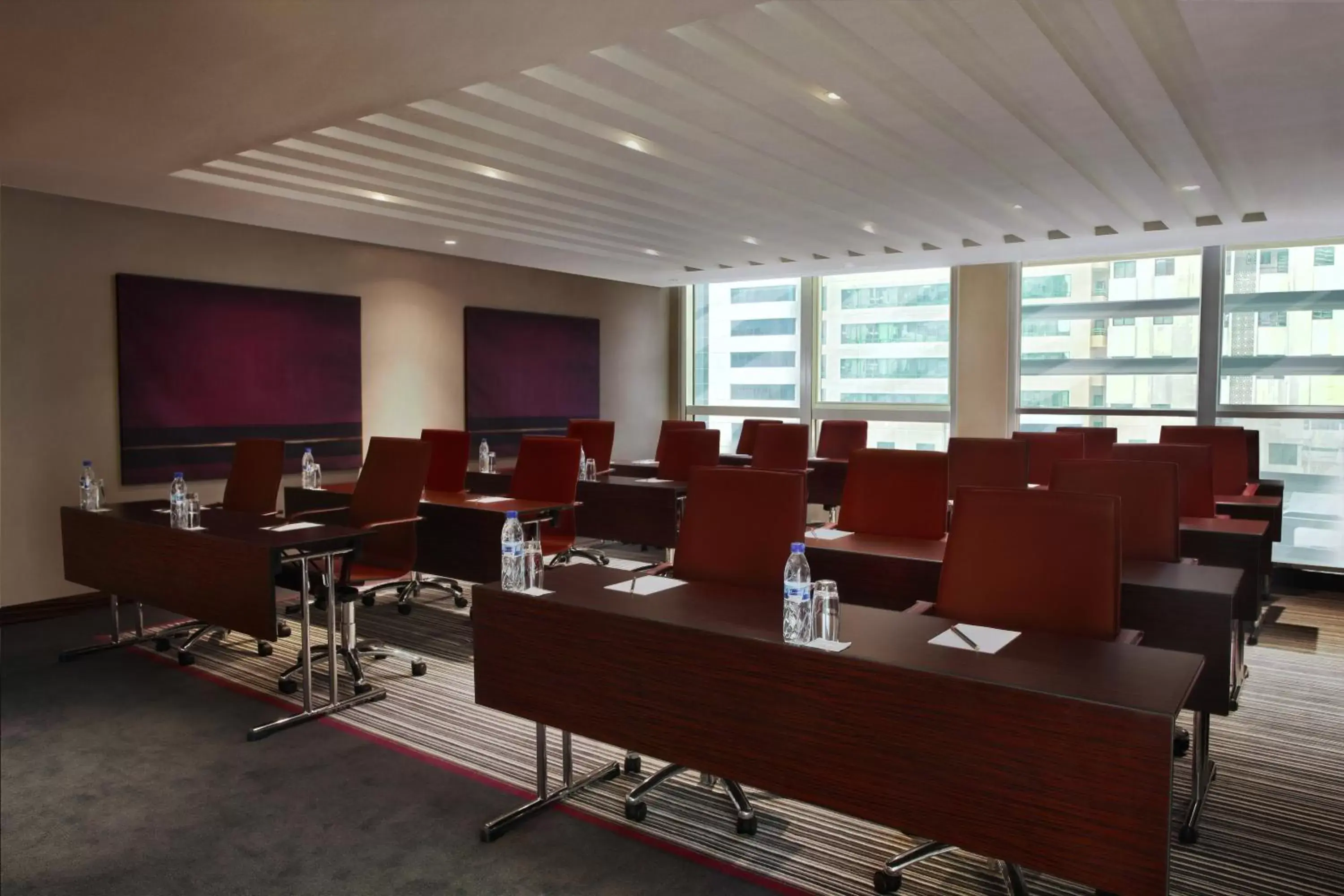Business facilities in Centro Al Manhal by Rotana