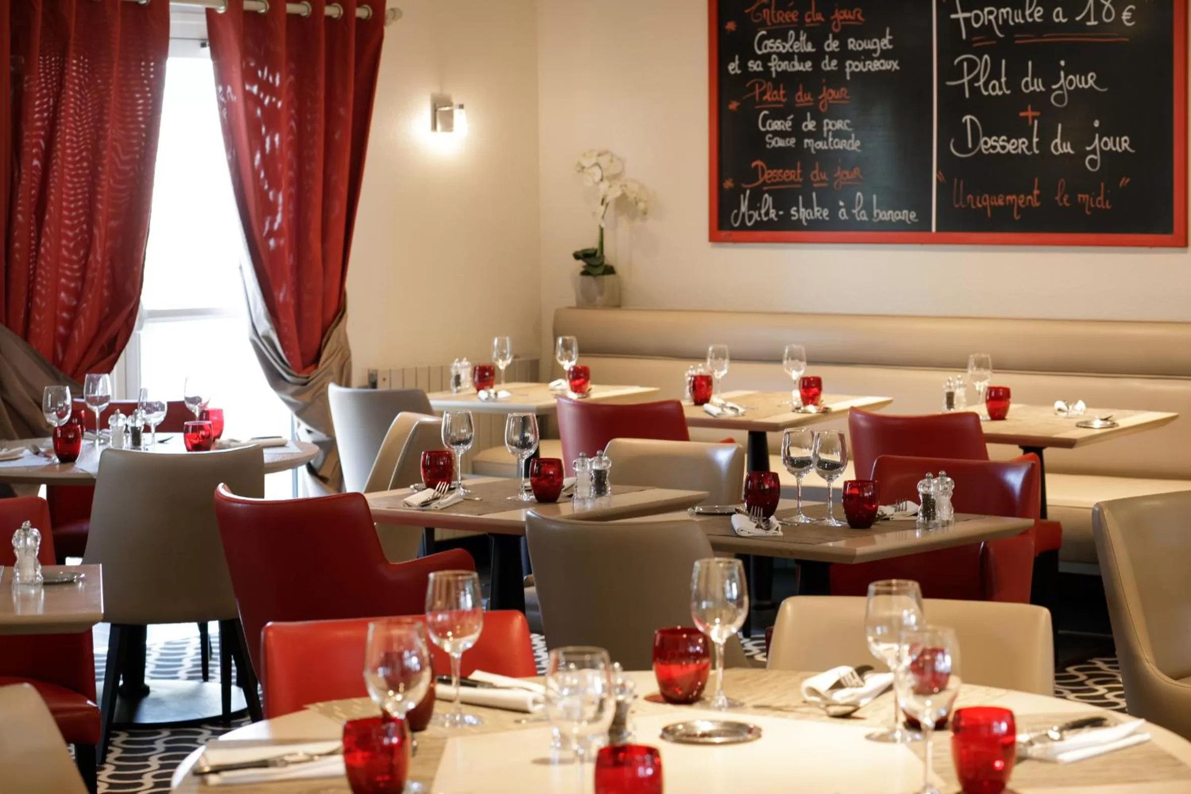 Restaurant/places to eat in Logis L'Orée de Chartres - Barjouville