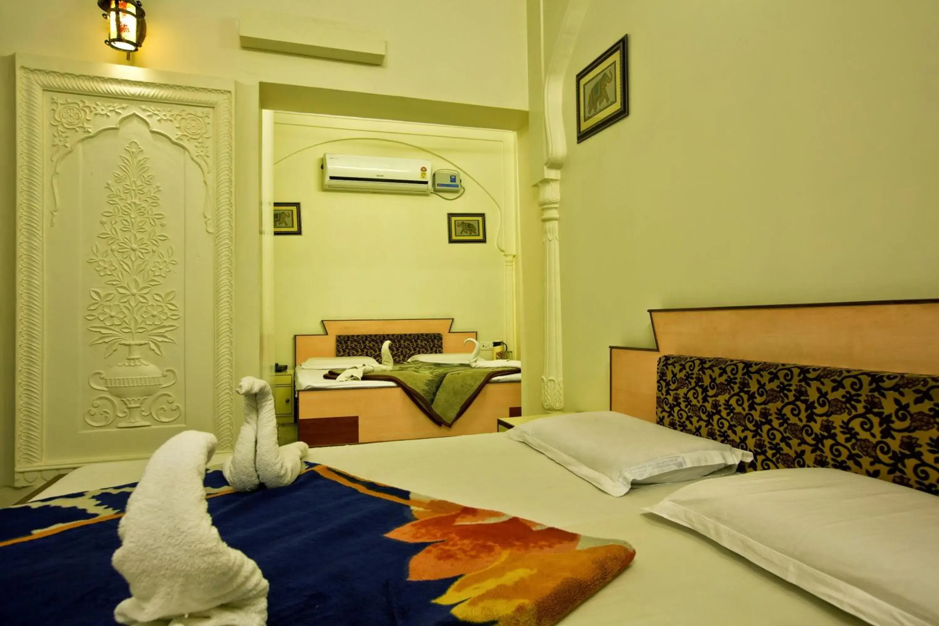Photo of the whole room, Bed in Hotel Kalyan