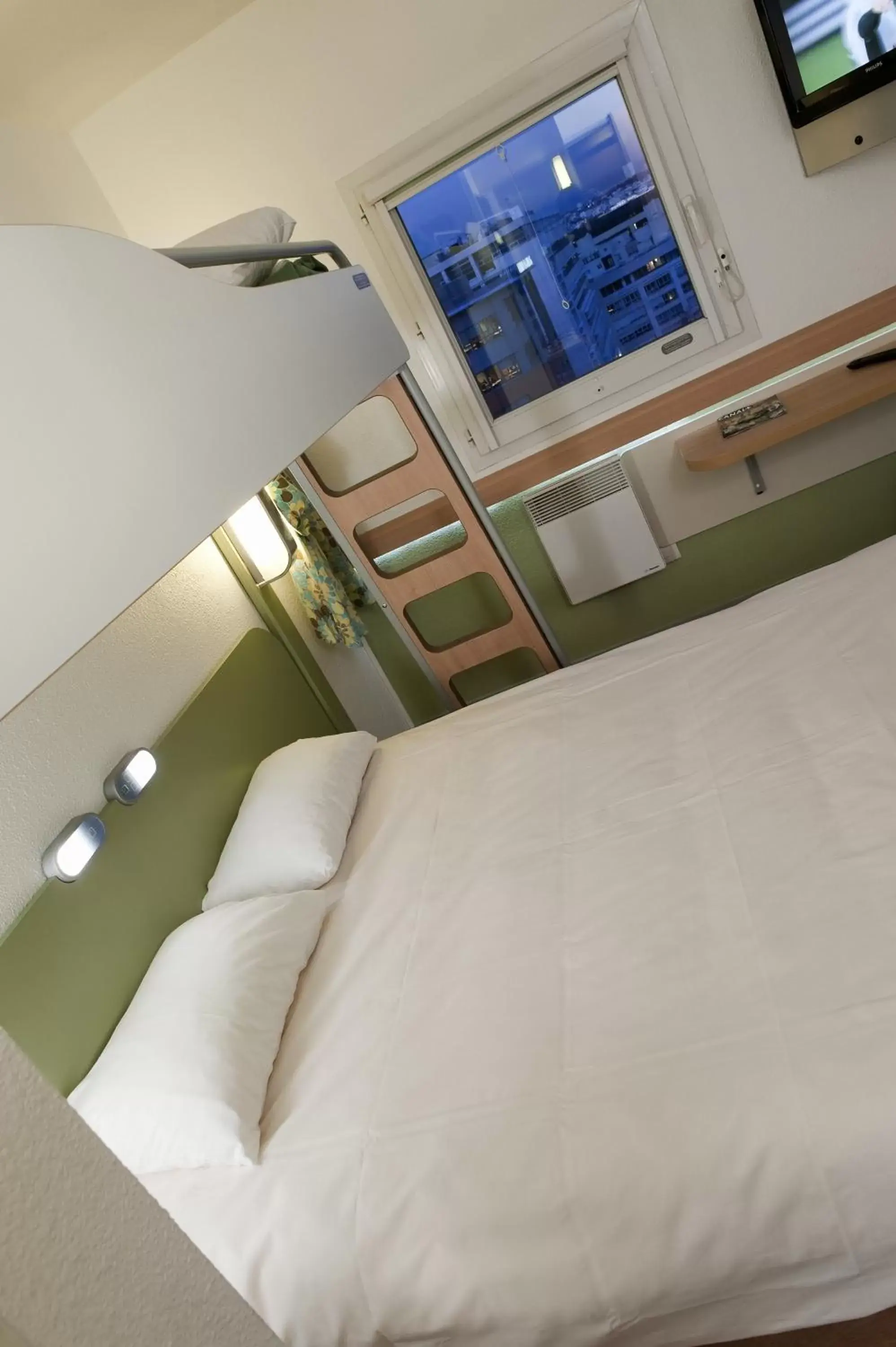 Bed in Ibis budget Périgueux