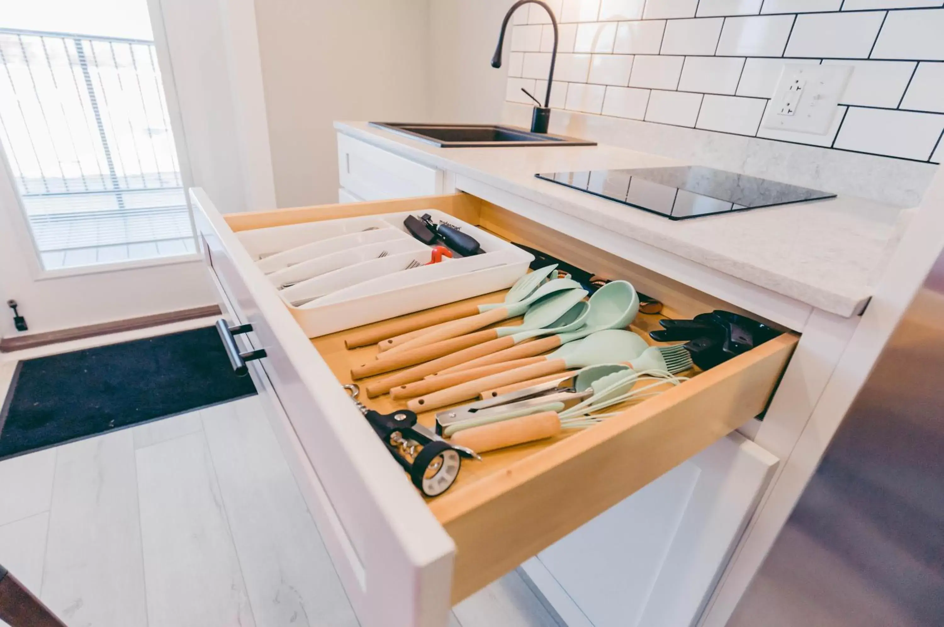 Kitchen or kitchenette, Kitchen/Kitchenette in River Sirens Hotel