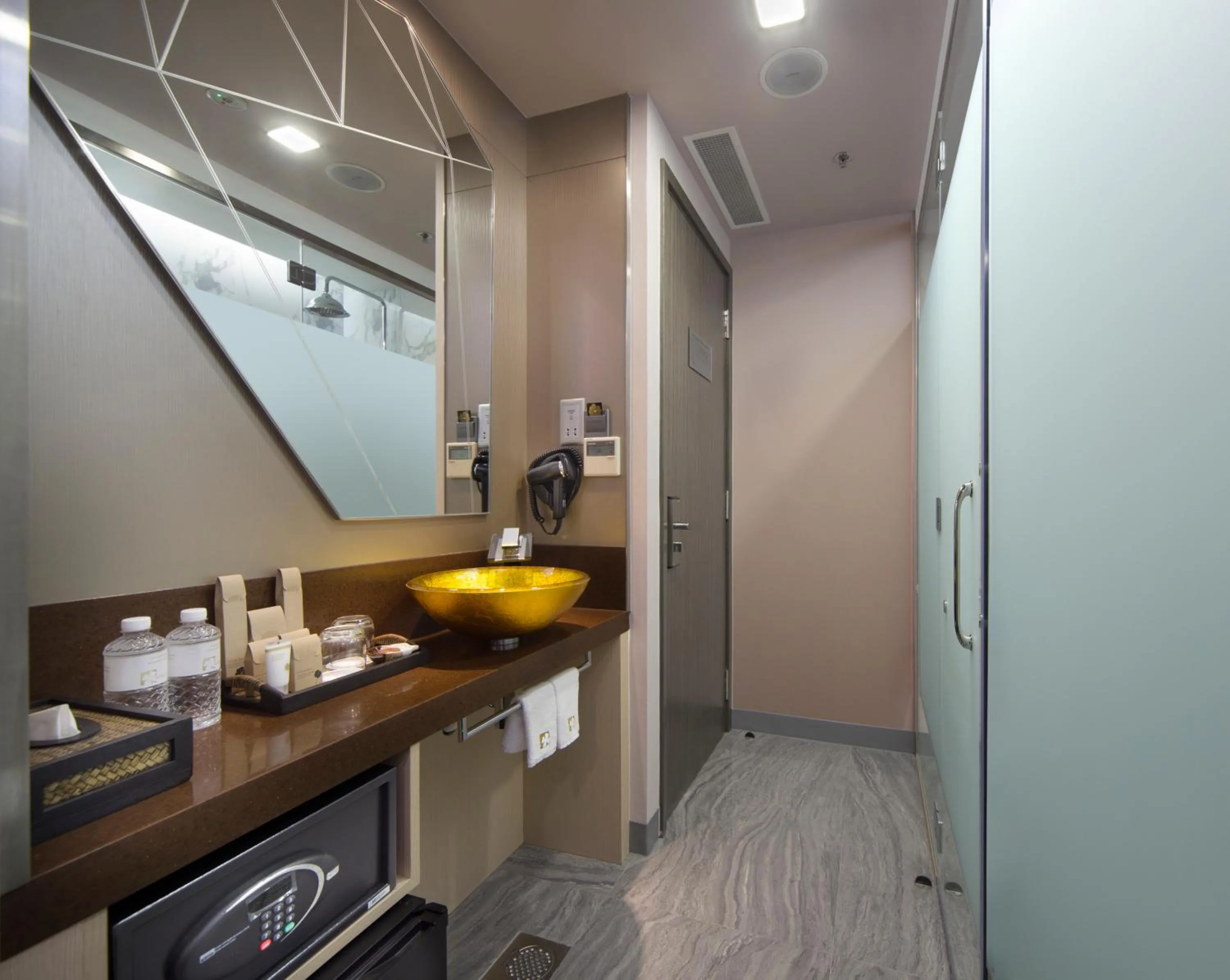 Area and facilities in Hotel Clover 7