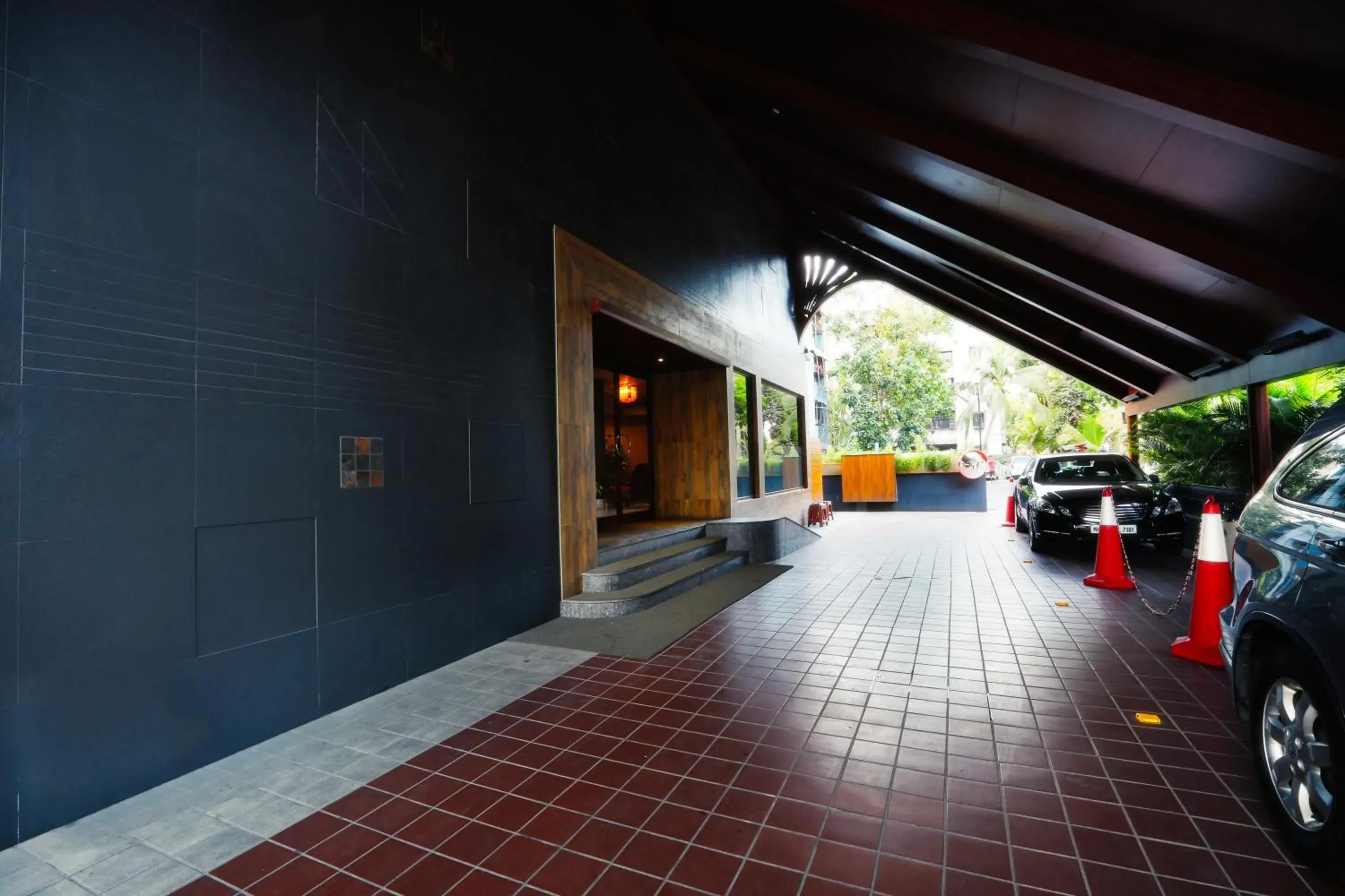 Facade/entrance in Abbott Hotel