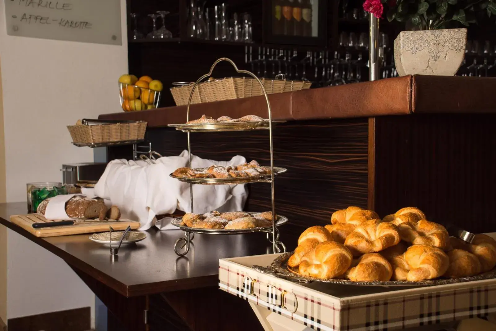 Continental breakfast, Food in Seehotel Grüner Baum