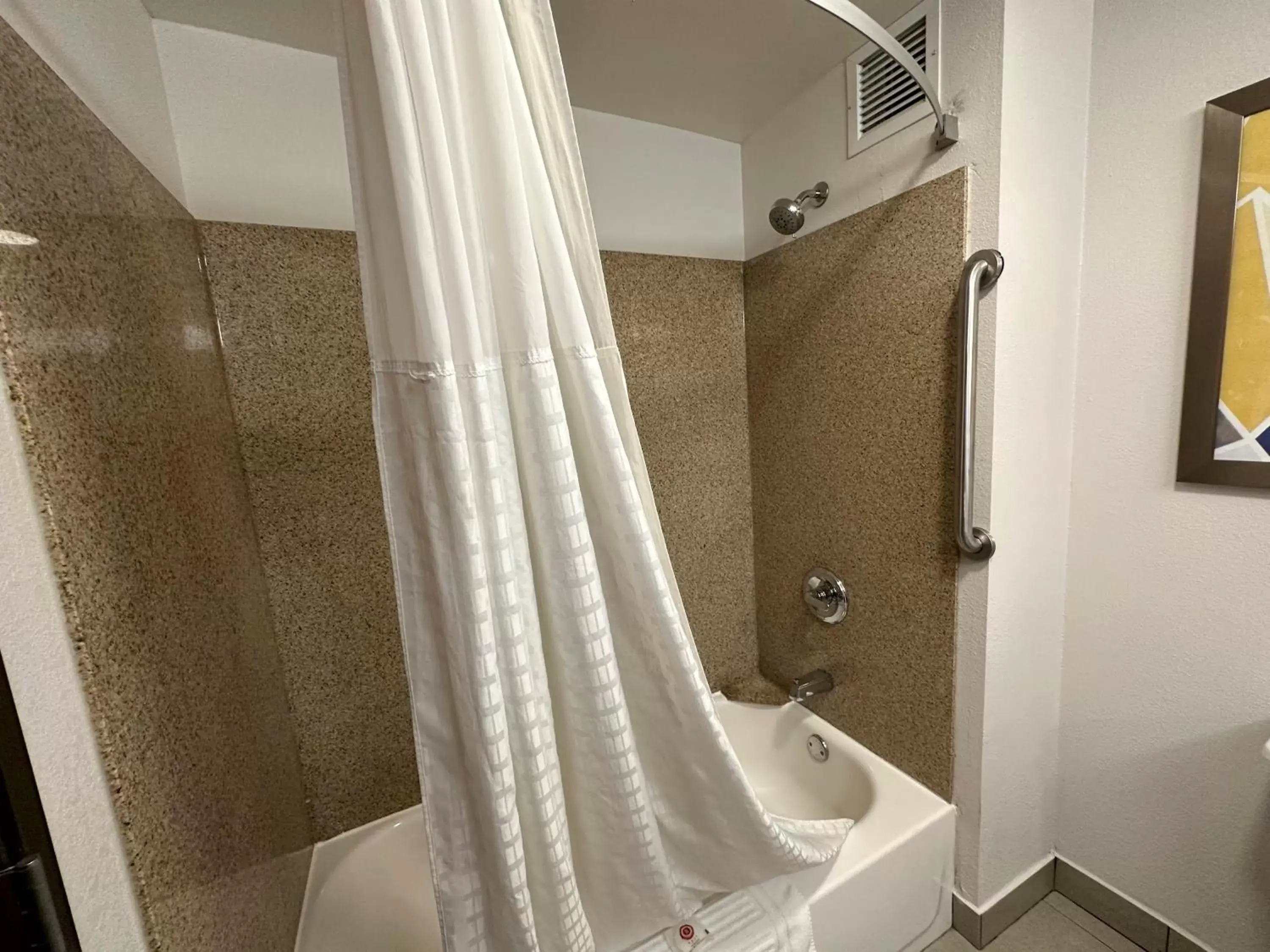 Public Bath, Bathroom in Comfort Suites Jackson - Cape Girardeau