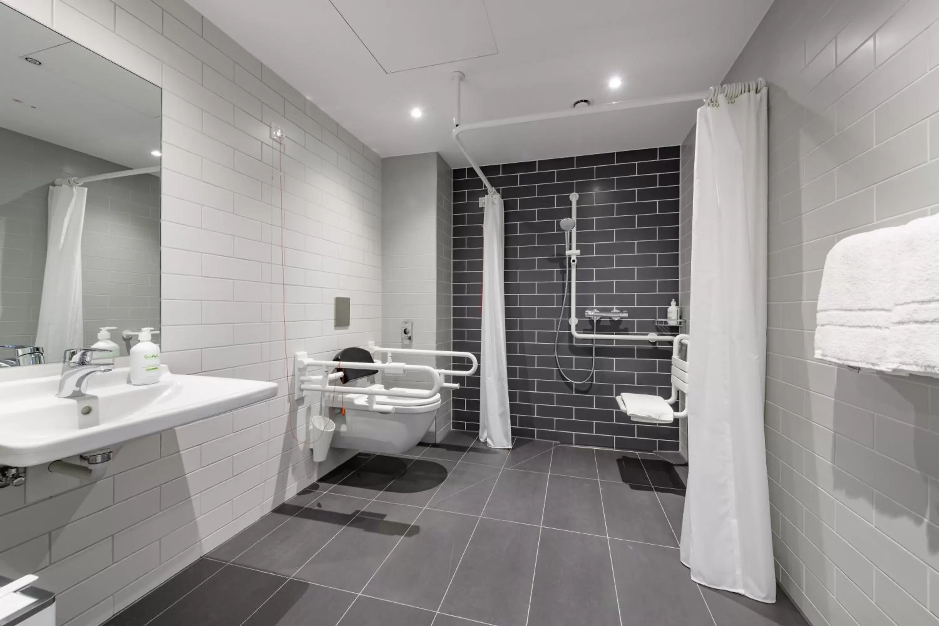 Shower, Bathroom in Holiday Inn Express - Fulda, an IHG Hotel