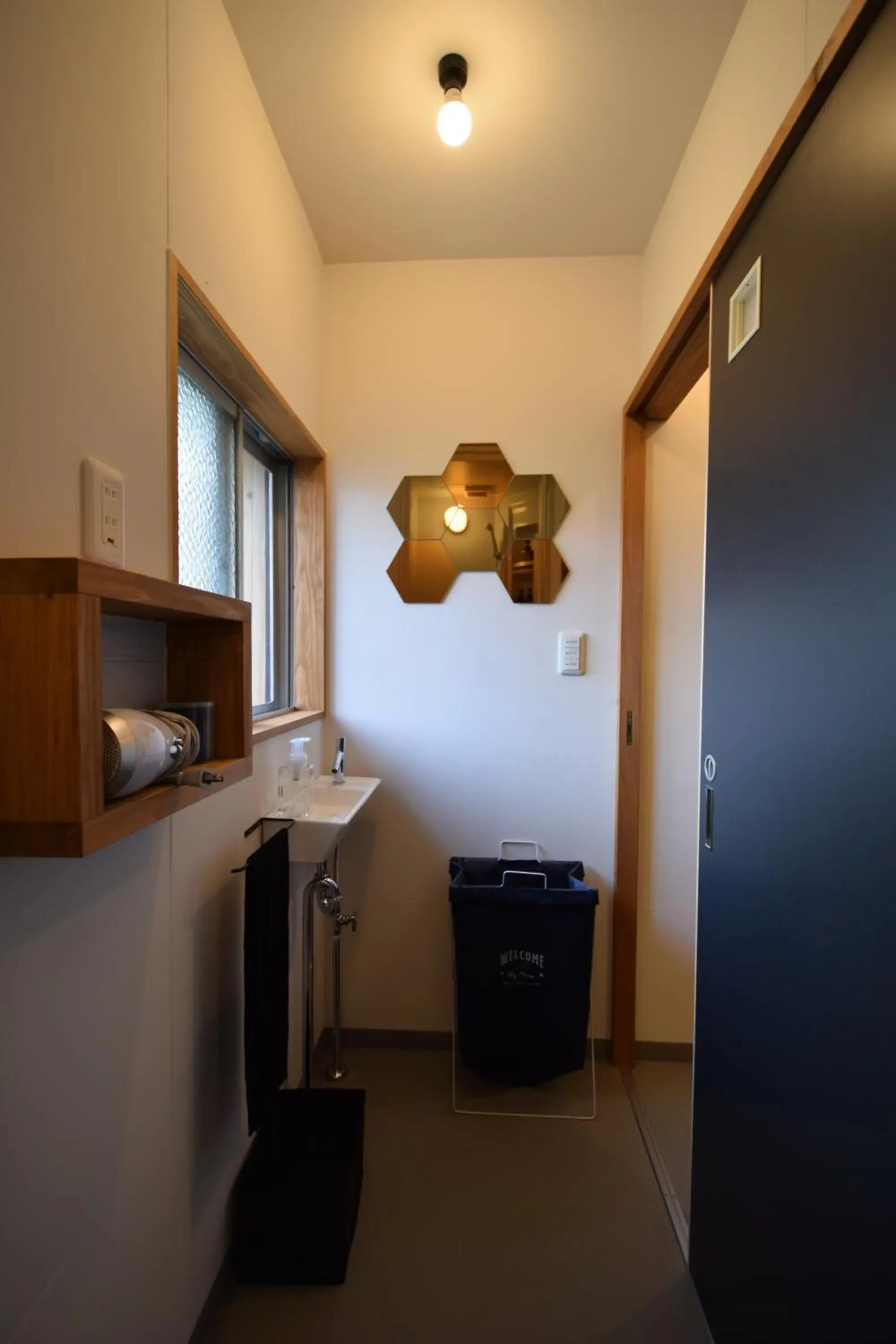 Bathroom, Kitchen/Kitchenette in Saga International GuestHouse Hagakure