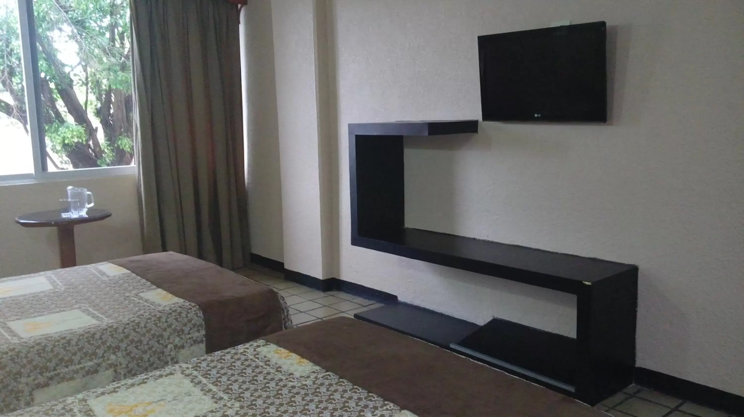 TV/Entertainment Center in Hotel Cabildos