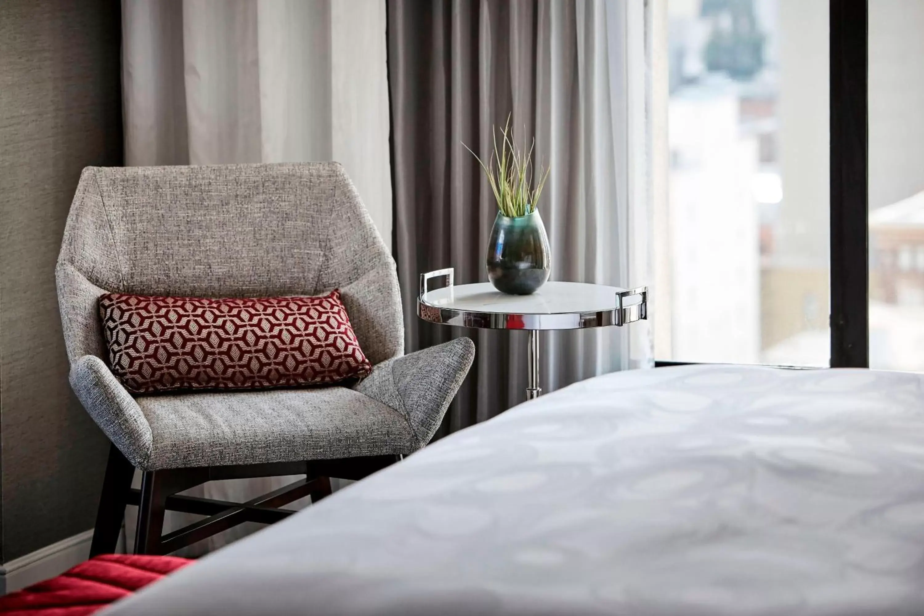 Photo of the whole room, Seating Area in JW Marriott San Francisco Union Square