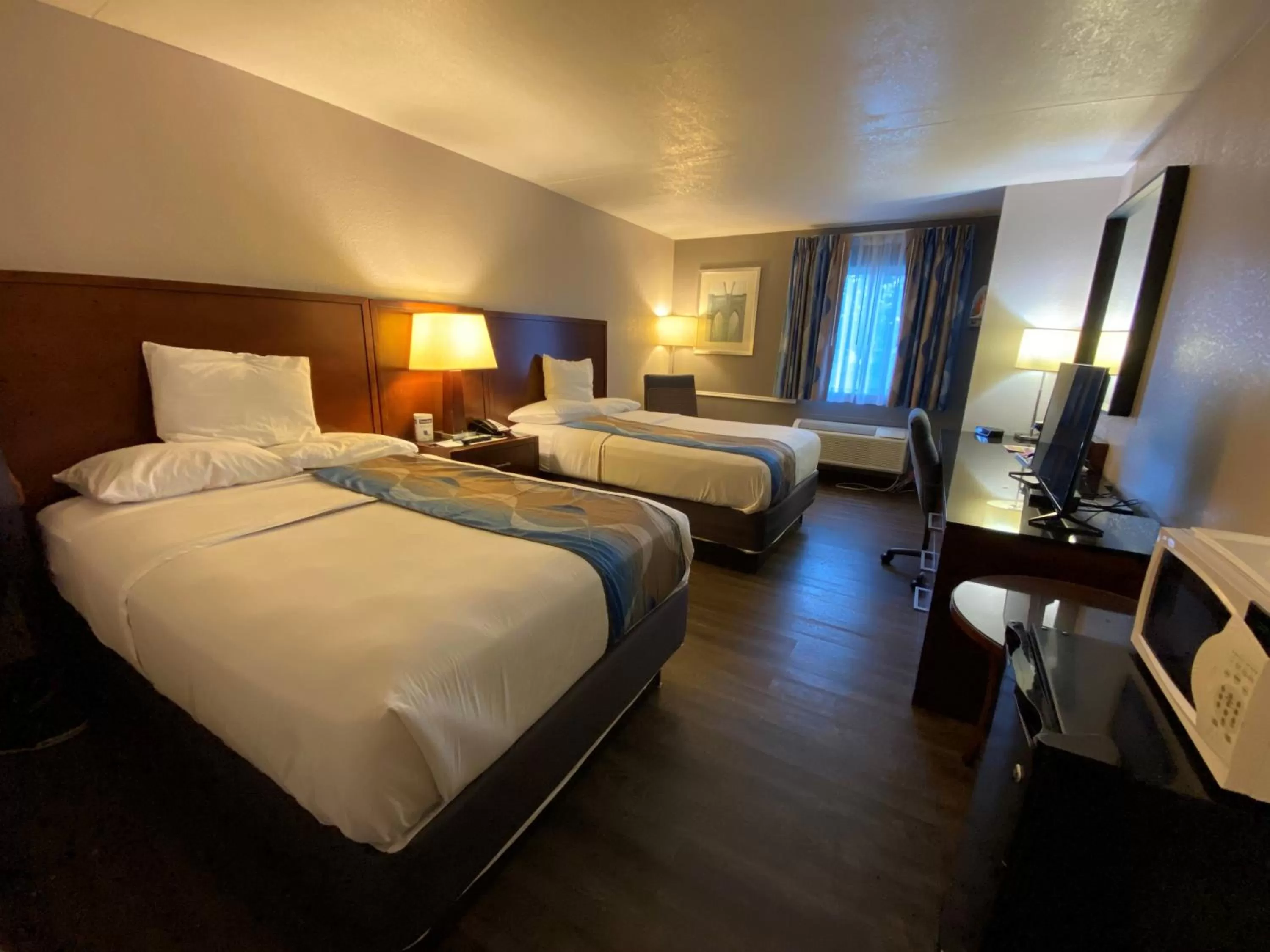 Bed in Travelodge Inn & Suites by Wyndham Albany