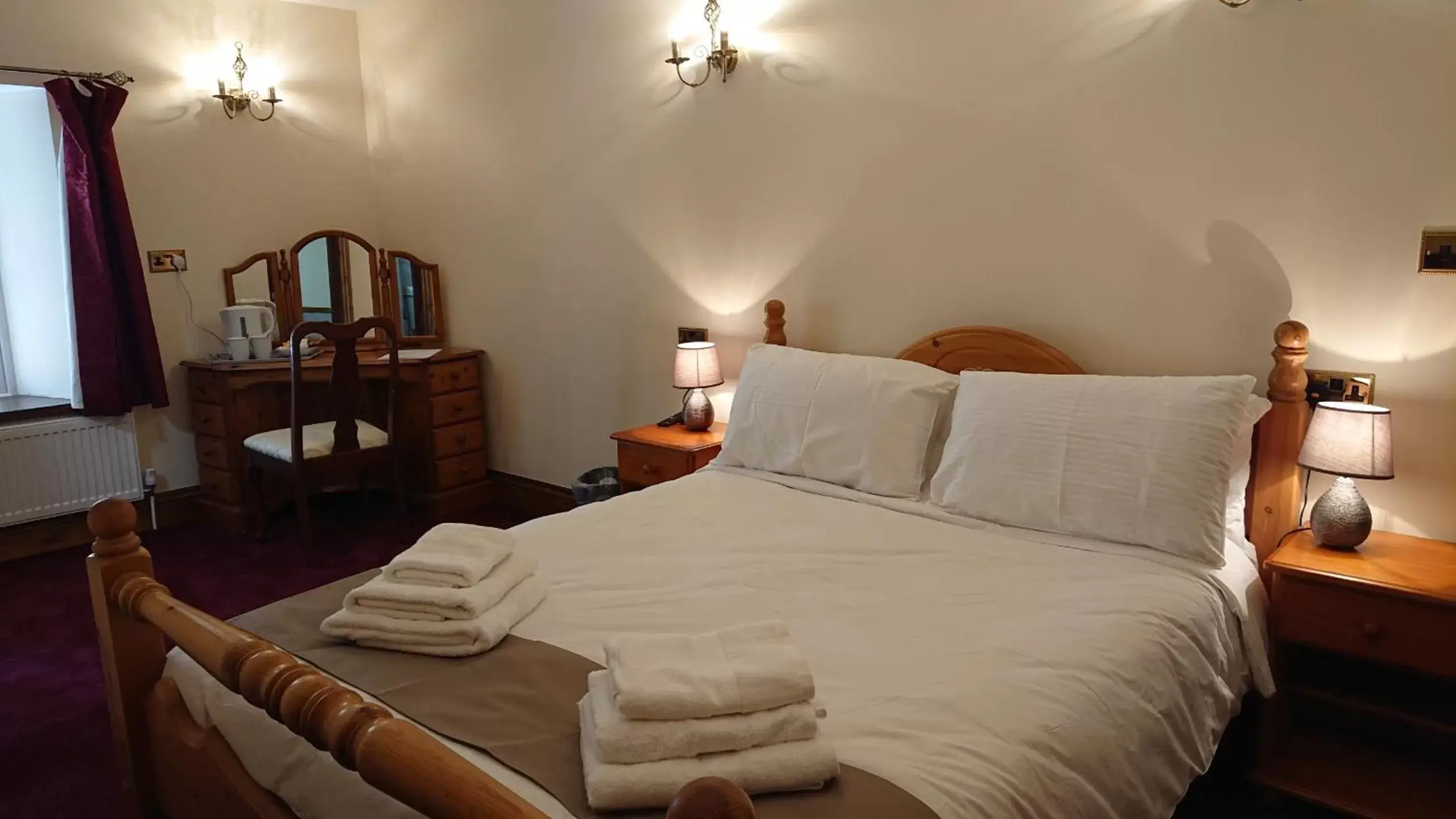 Bedroom, Bed in Great Trethew Manor Hotel & Restaurant