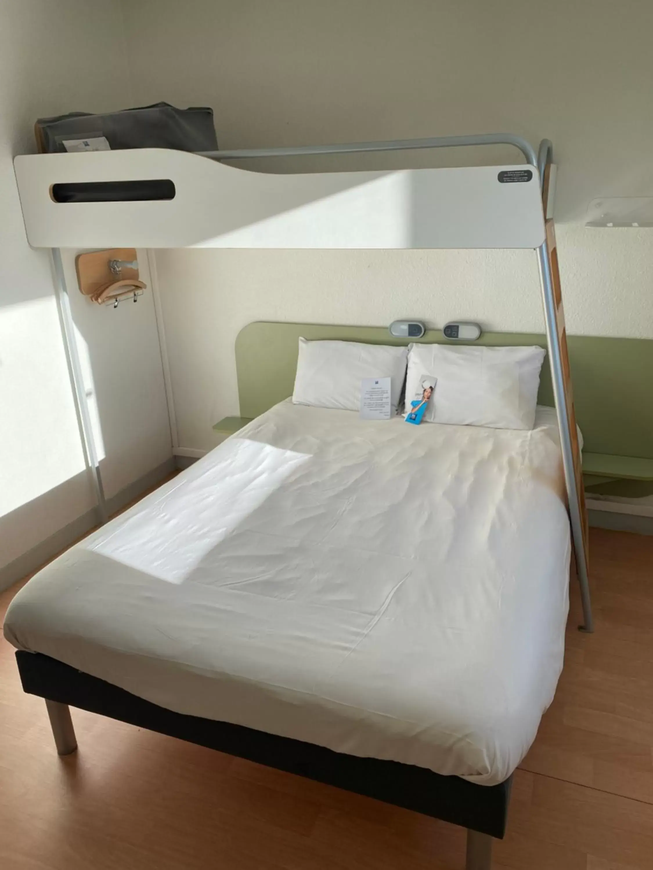 Bed in ibis Budget Caen Centre Gare