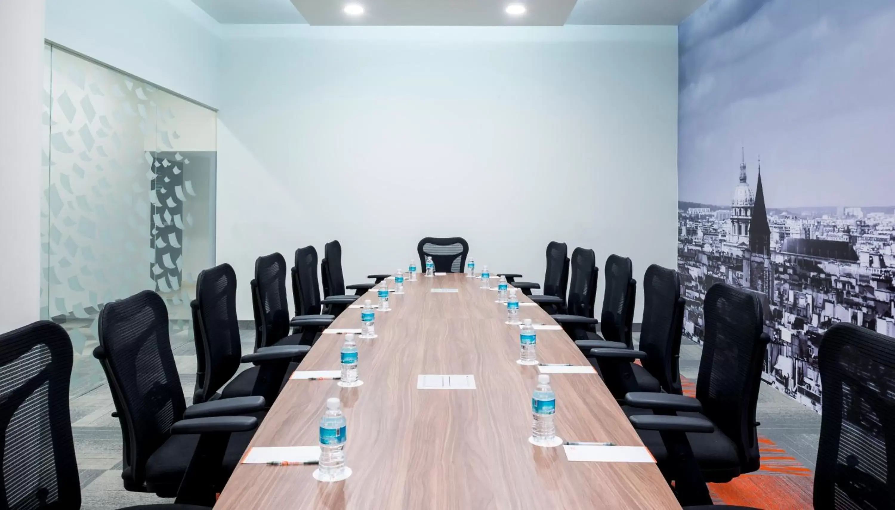 Meeting/conference room in Real Inn Tijuana by Camino Real Hotels