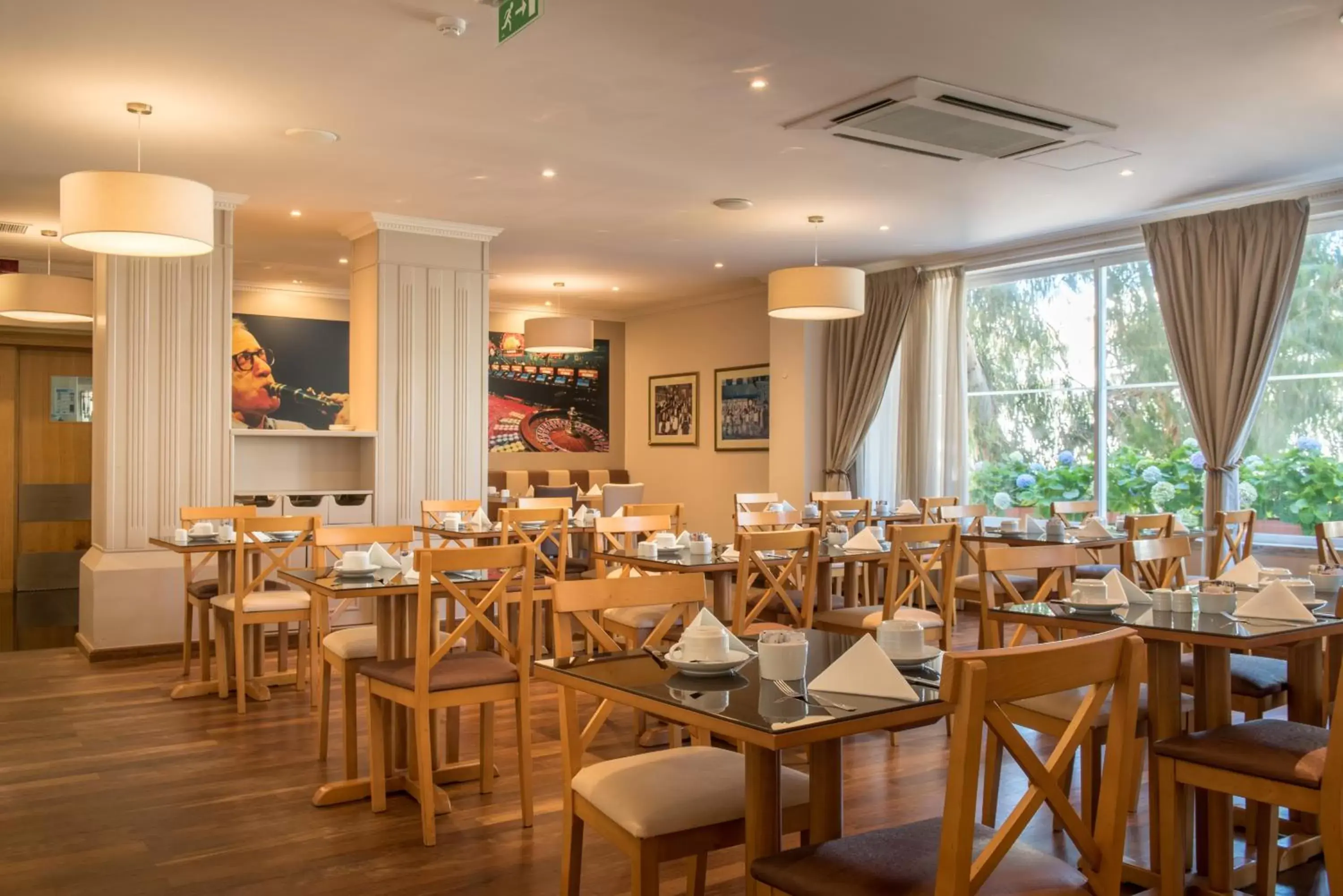 Restaurant/Places to Eat in Vila Gale Estoril - Adults Friendly