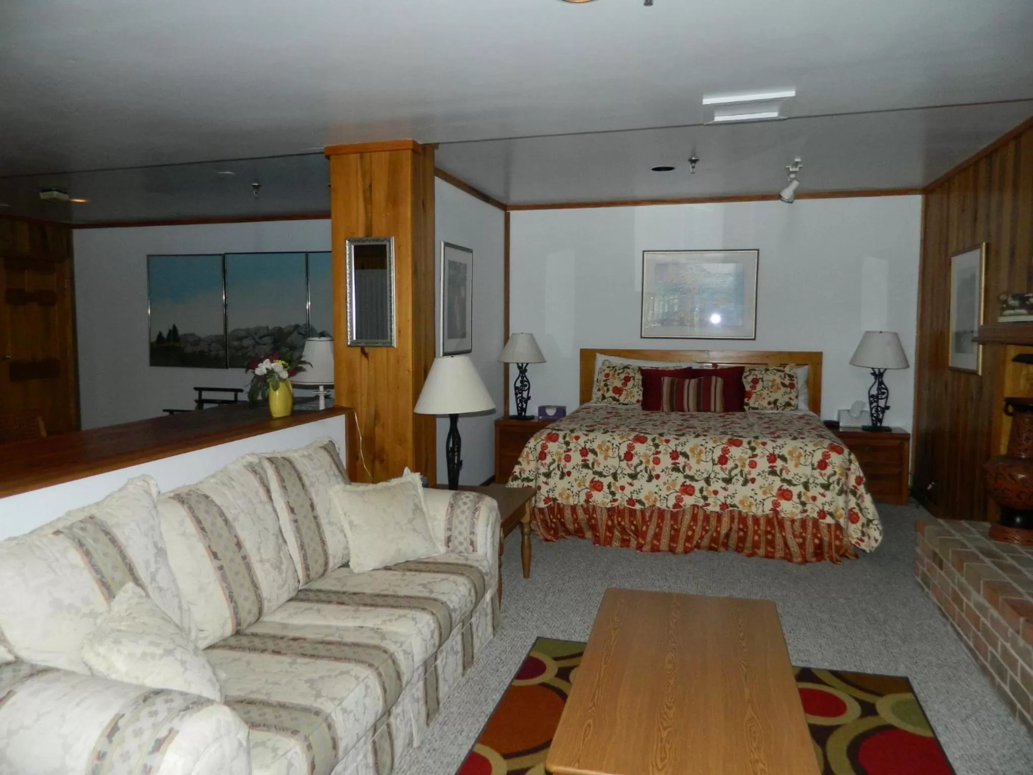 Bent Mountain Lodge Bed And Breakfast, Inc.