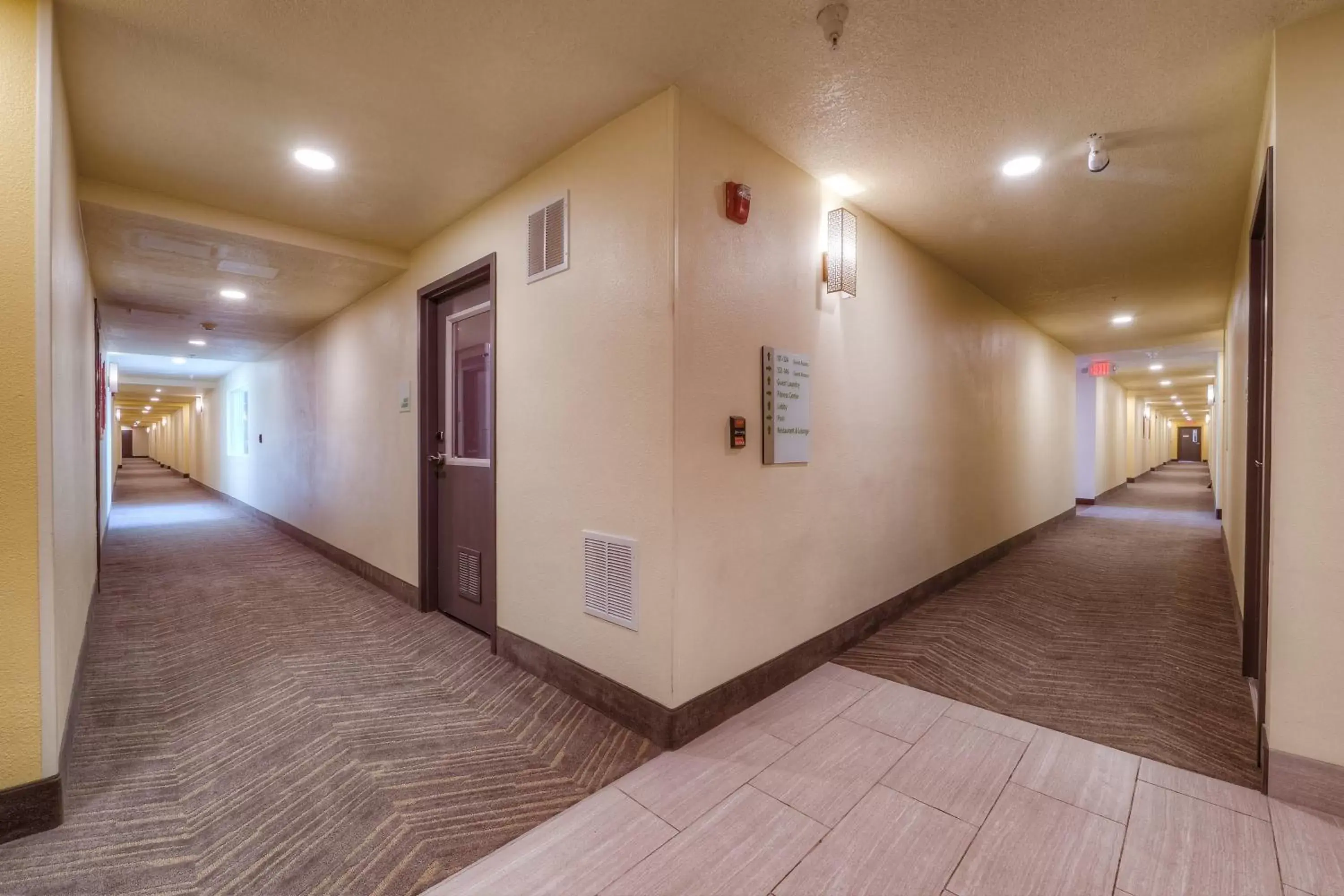 Lobby or reception in Holiday Inn Tacoma Mall, an IHG Hotel