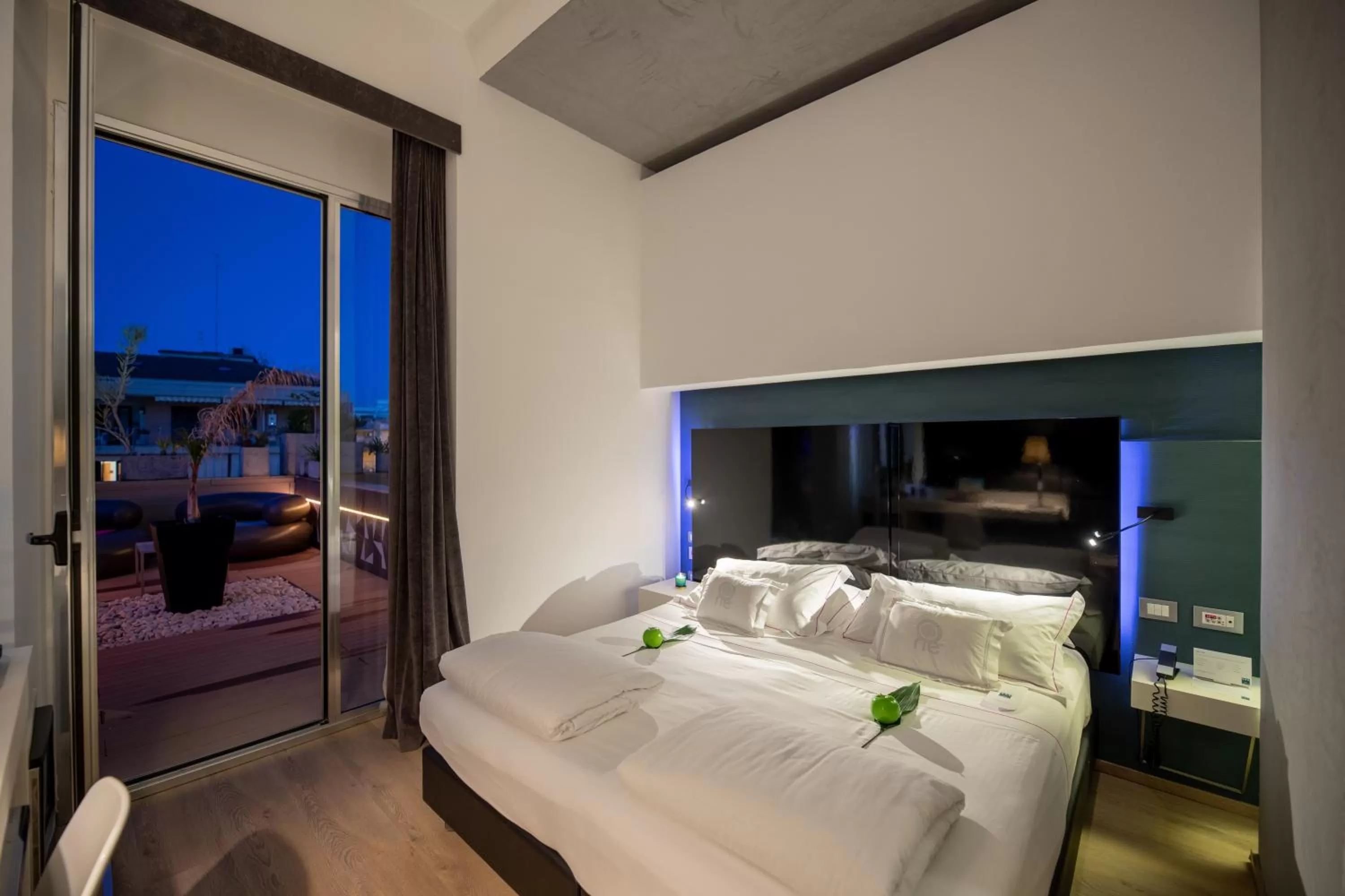 Balcony/Terrace, Bed in UNA HOTELS One Siracusa