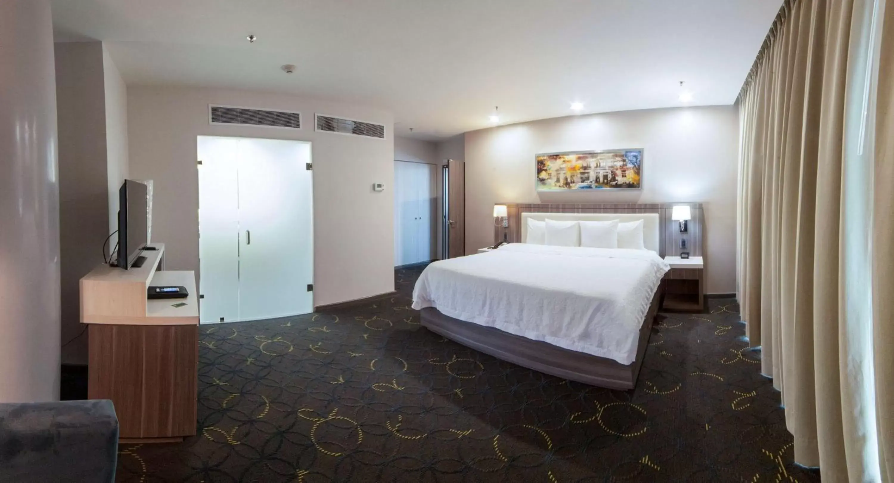 Bed in Hampton Inn & Suites by Hilton Aguascalientes Aeropuerto