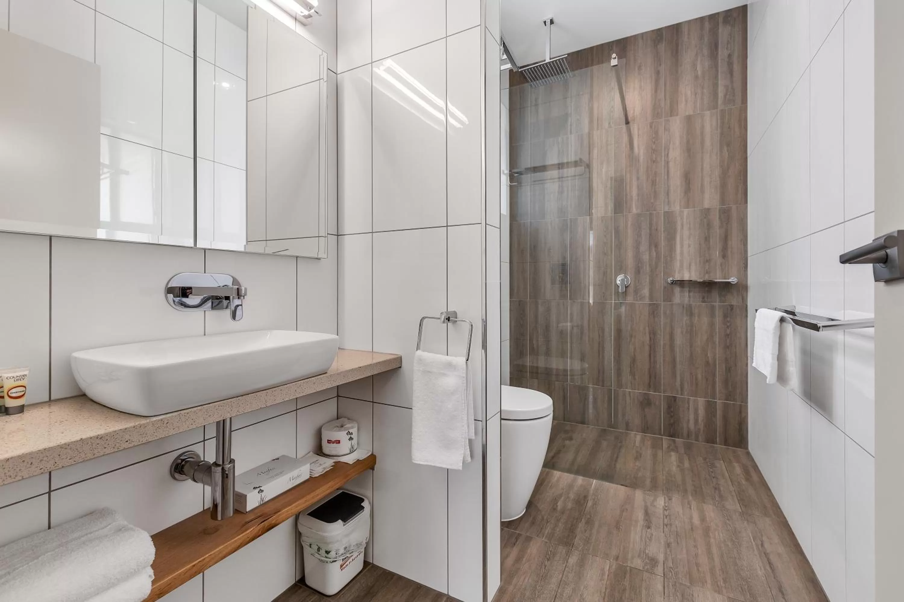 Bathroom in Comfort Suites Clubarham Golf Resort