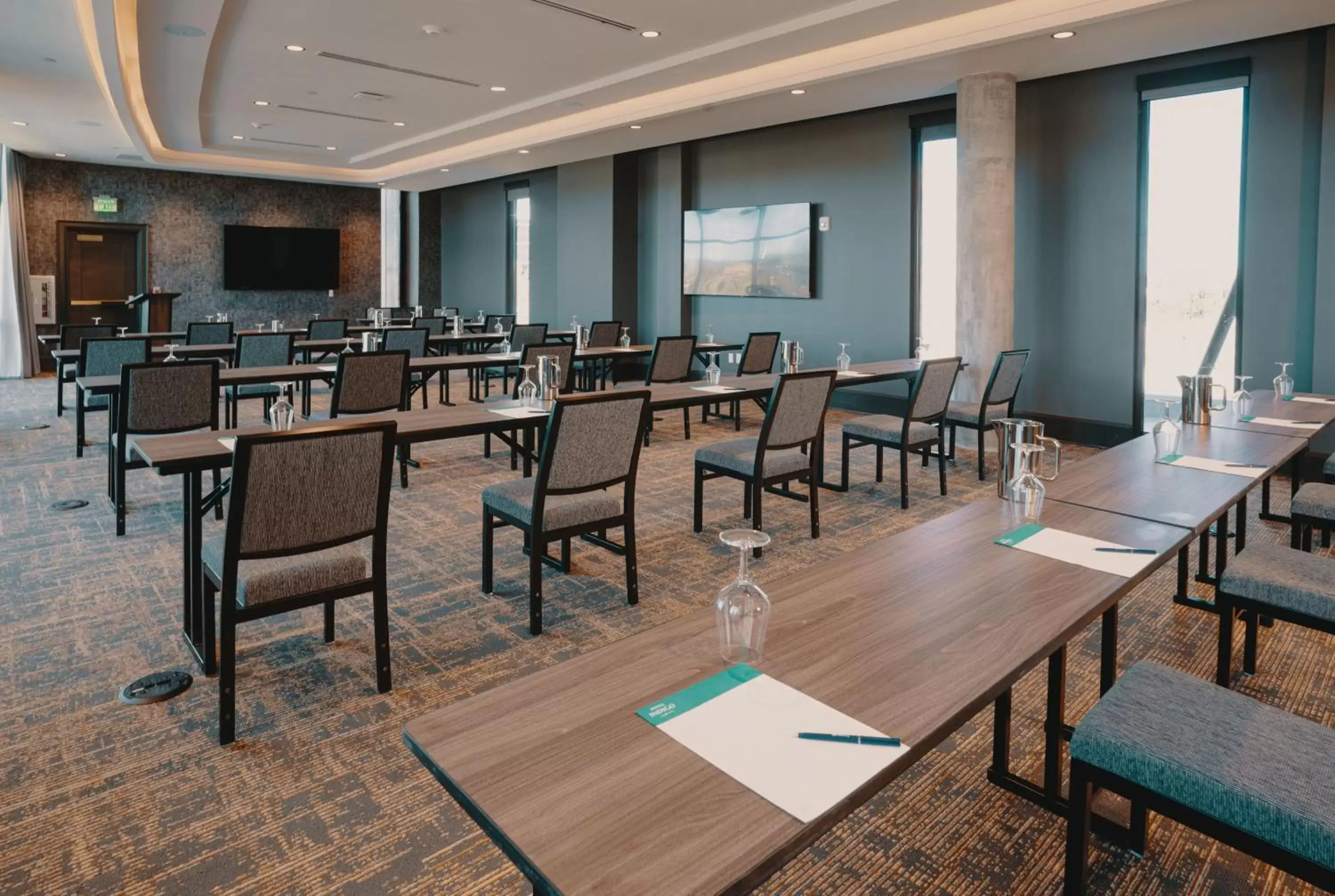 Meeting/conference room, Business Area/Conference Room in Hotel Indigo - Columbus at Riverfront Place, an IHG Hotel