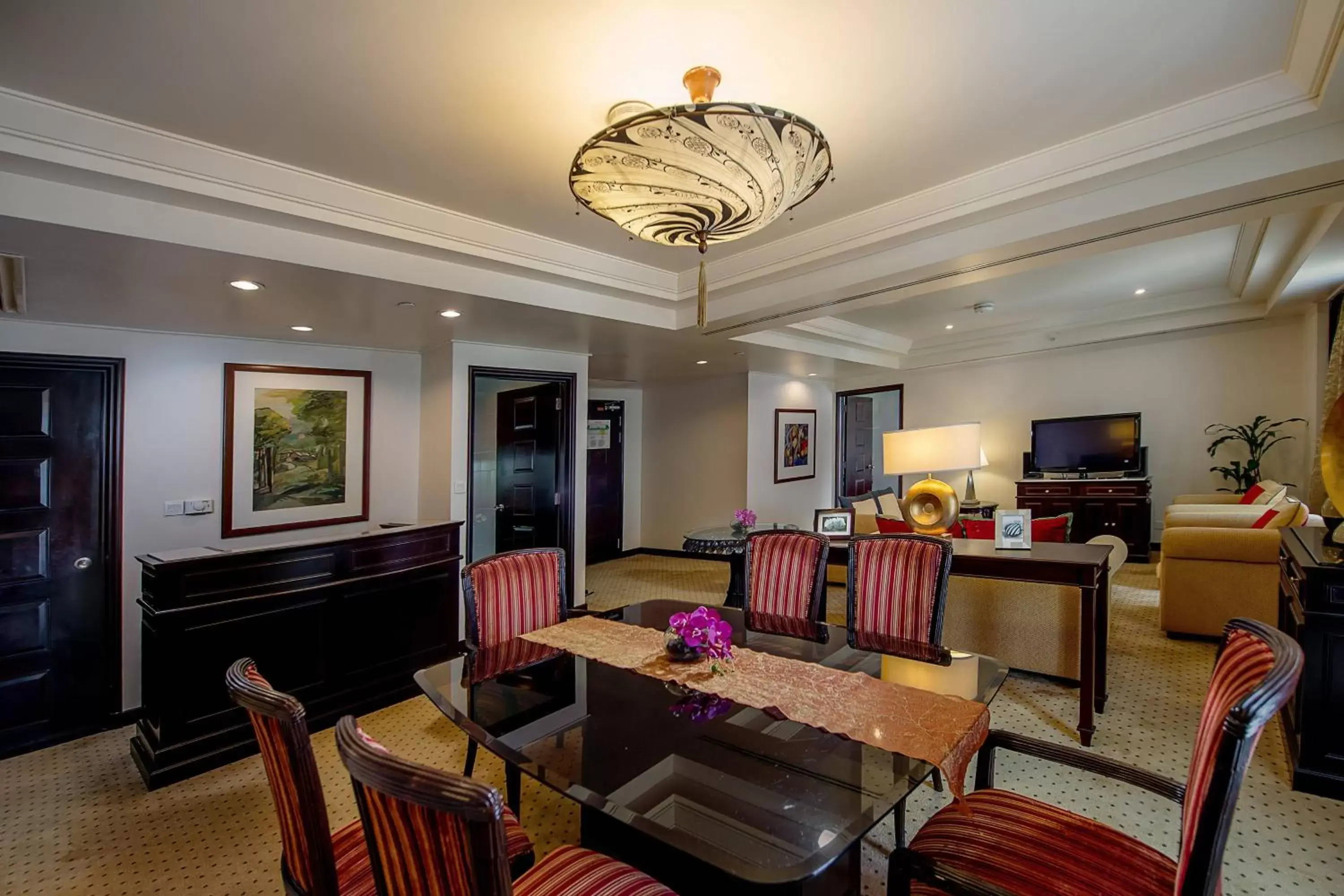 Living room, Restaurant/Places to Eat in Miri Marriott Resort & Spa