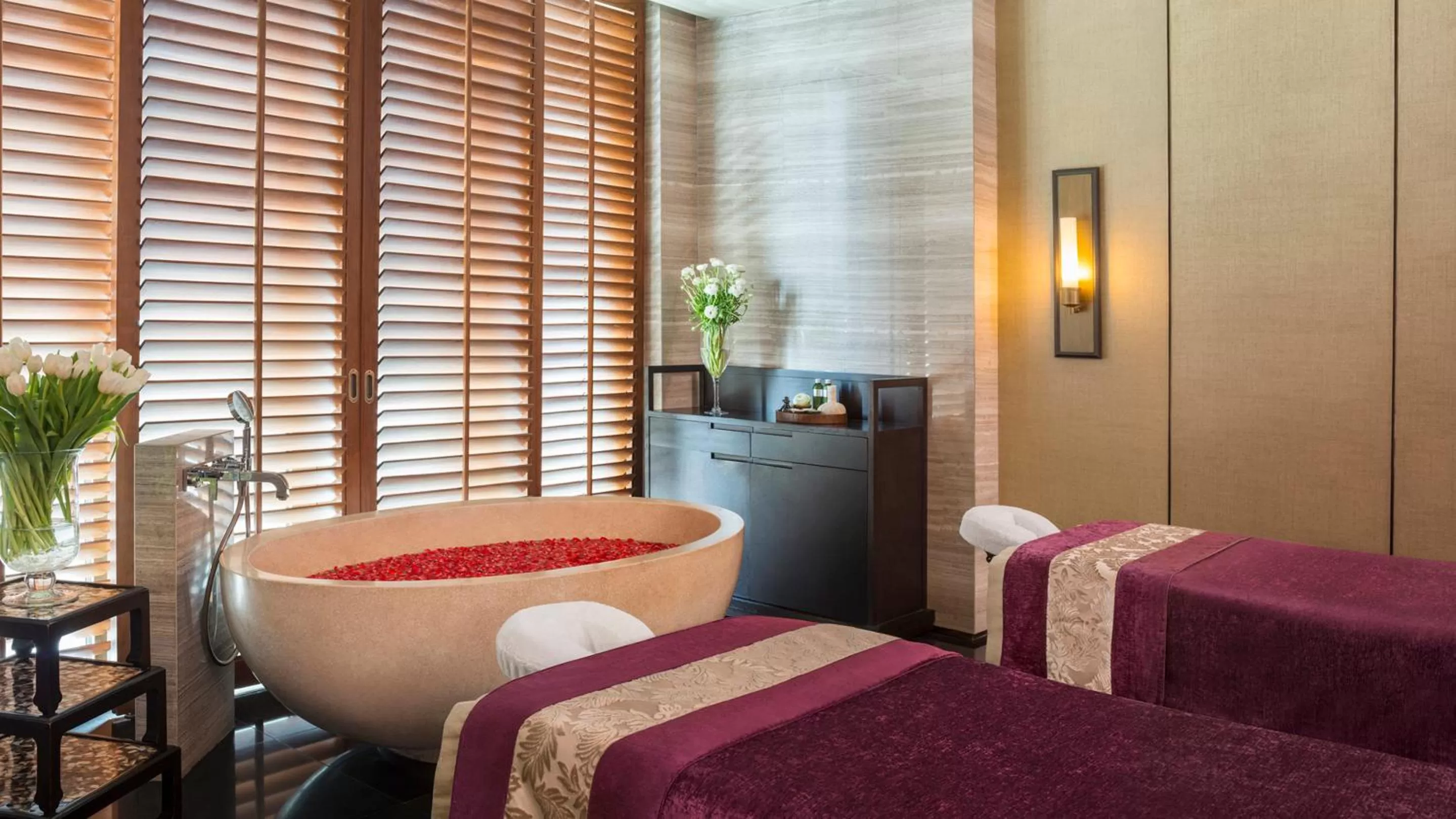 Massage, Bed in Siam Kempinski Hotel Bangkok