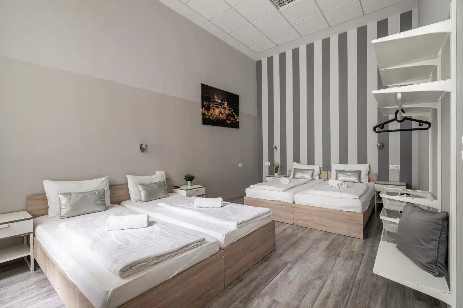 Bedroom, Bed in Full Moon Budapest