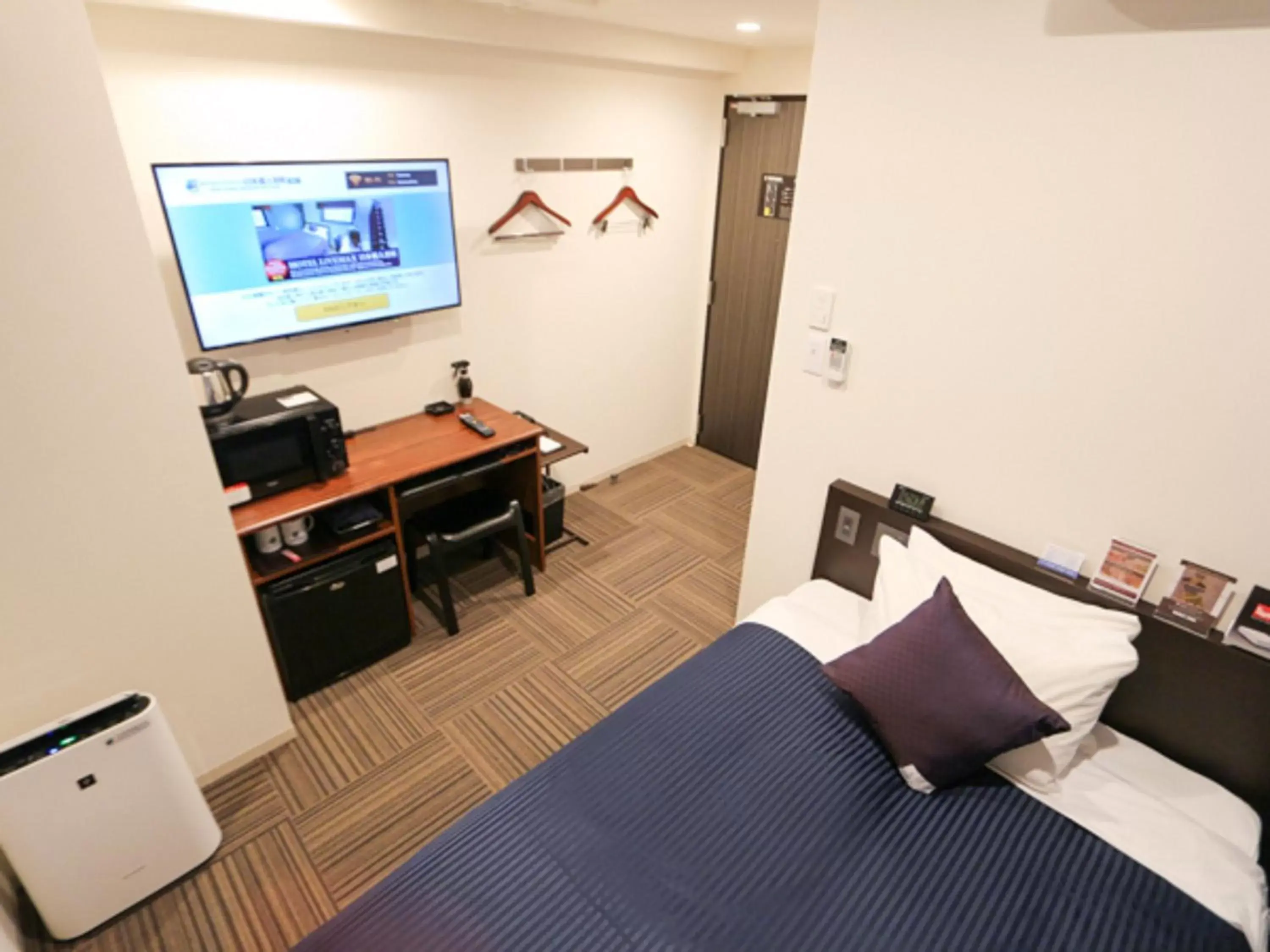 Photo of the whole room, TV/Entertainment Center in HOTEL LiVEMAX Nihonbashi Ningyocho