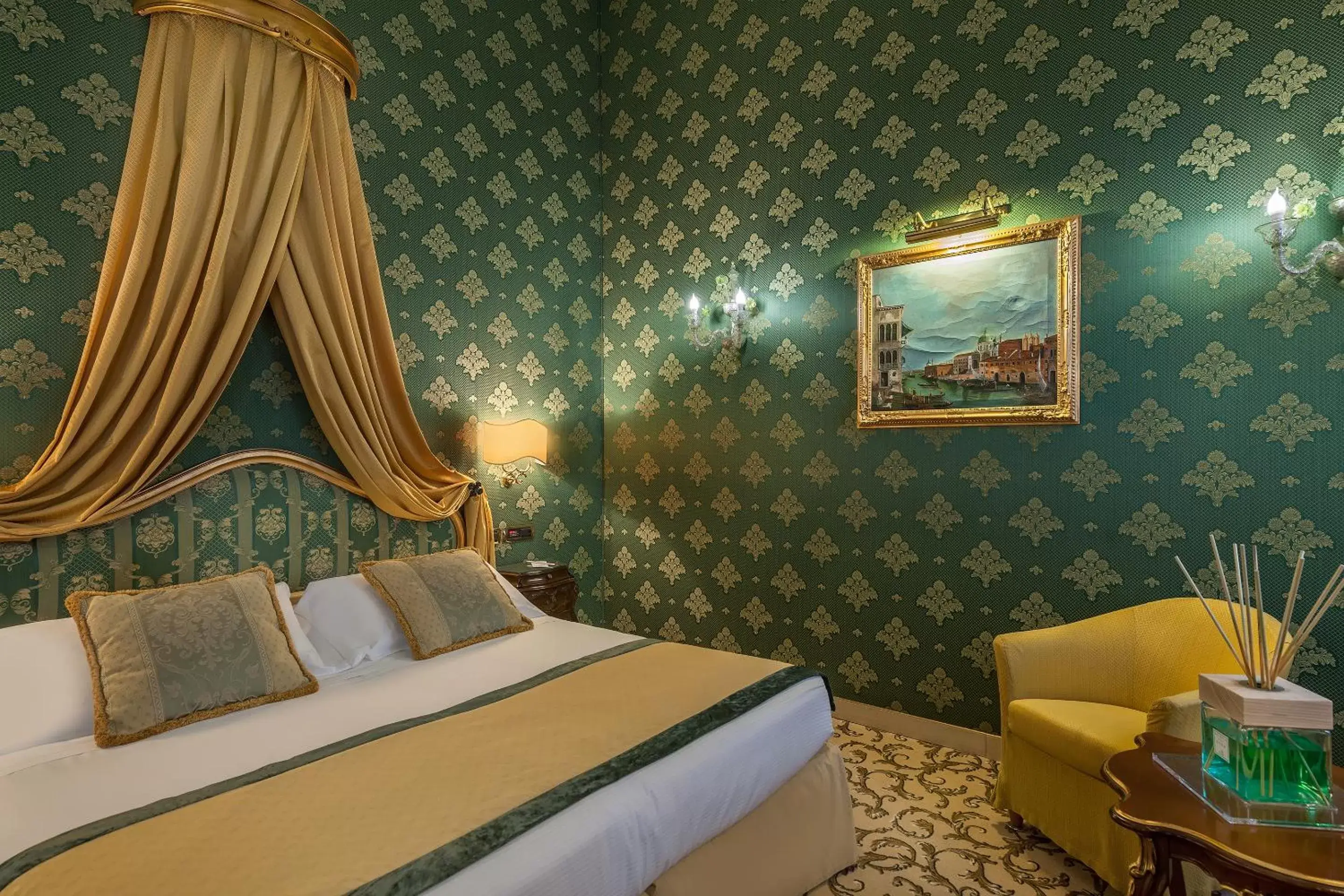 Photo of the whole room, Bed in Hotel Ca' dei Conti