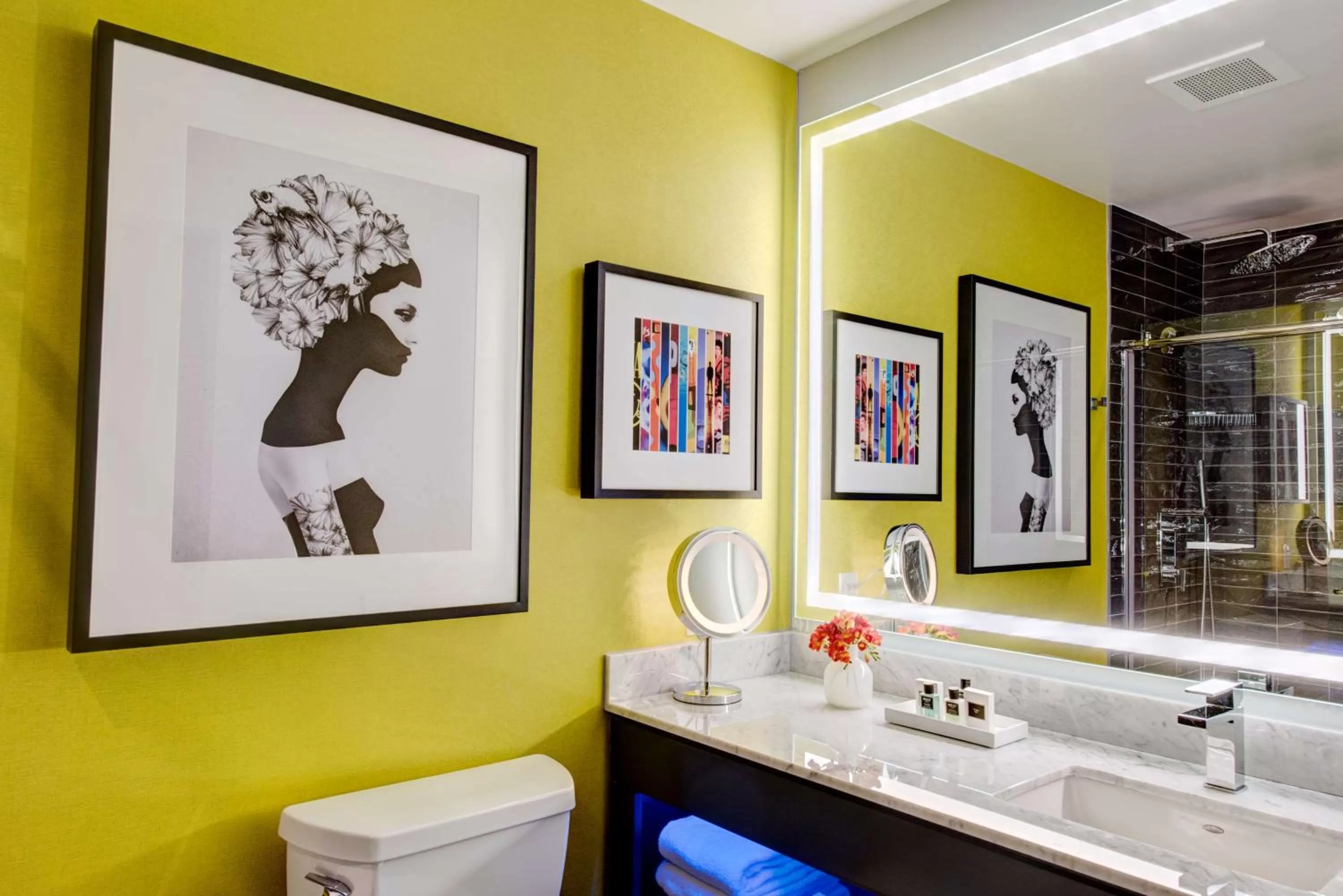 Bathroom in Hilton Motif Seattle