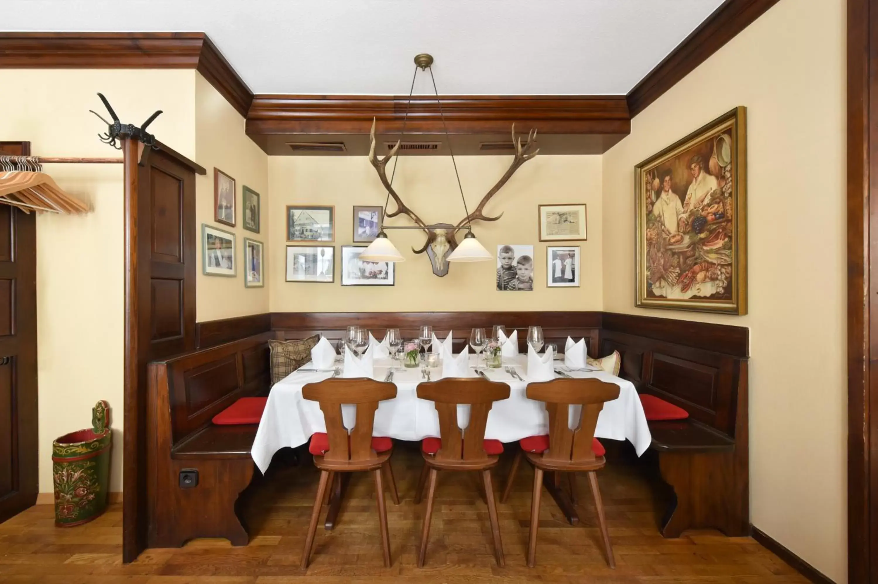 Restaurant/Places to Eat in Hotel Hirschen in Freiburg-Lehen