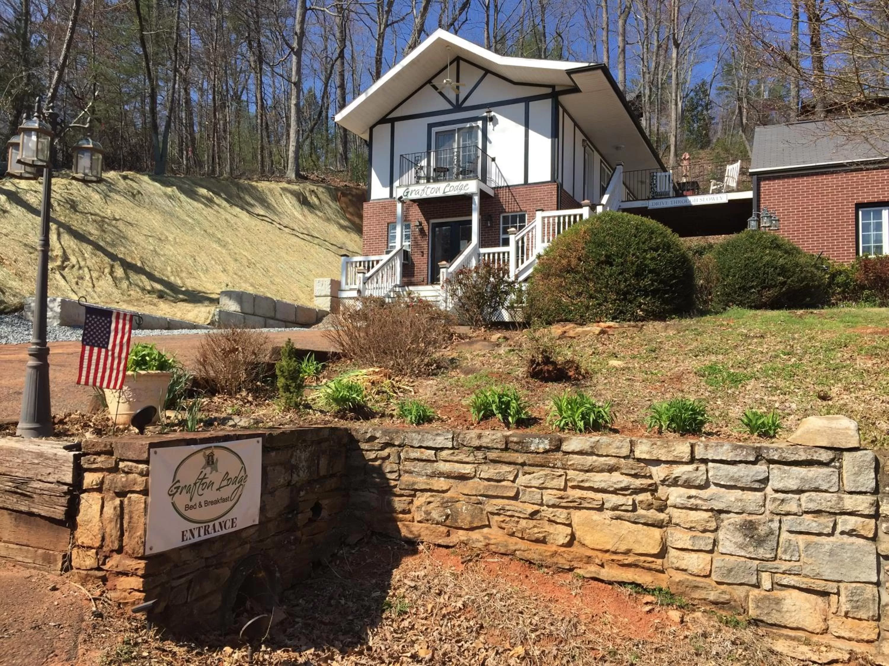 Facade/entrance, Property Building in Grafton Lodge
