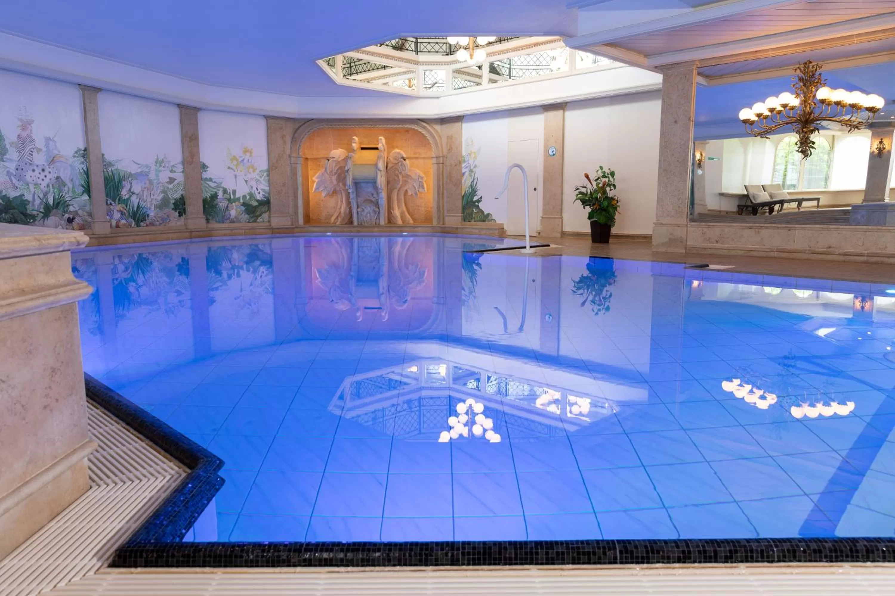 Hot Tub in Romantik Berghotel Astenkrone