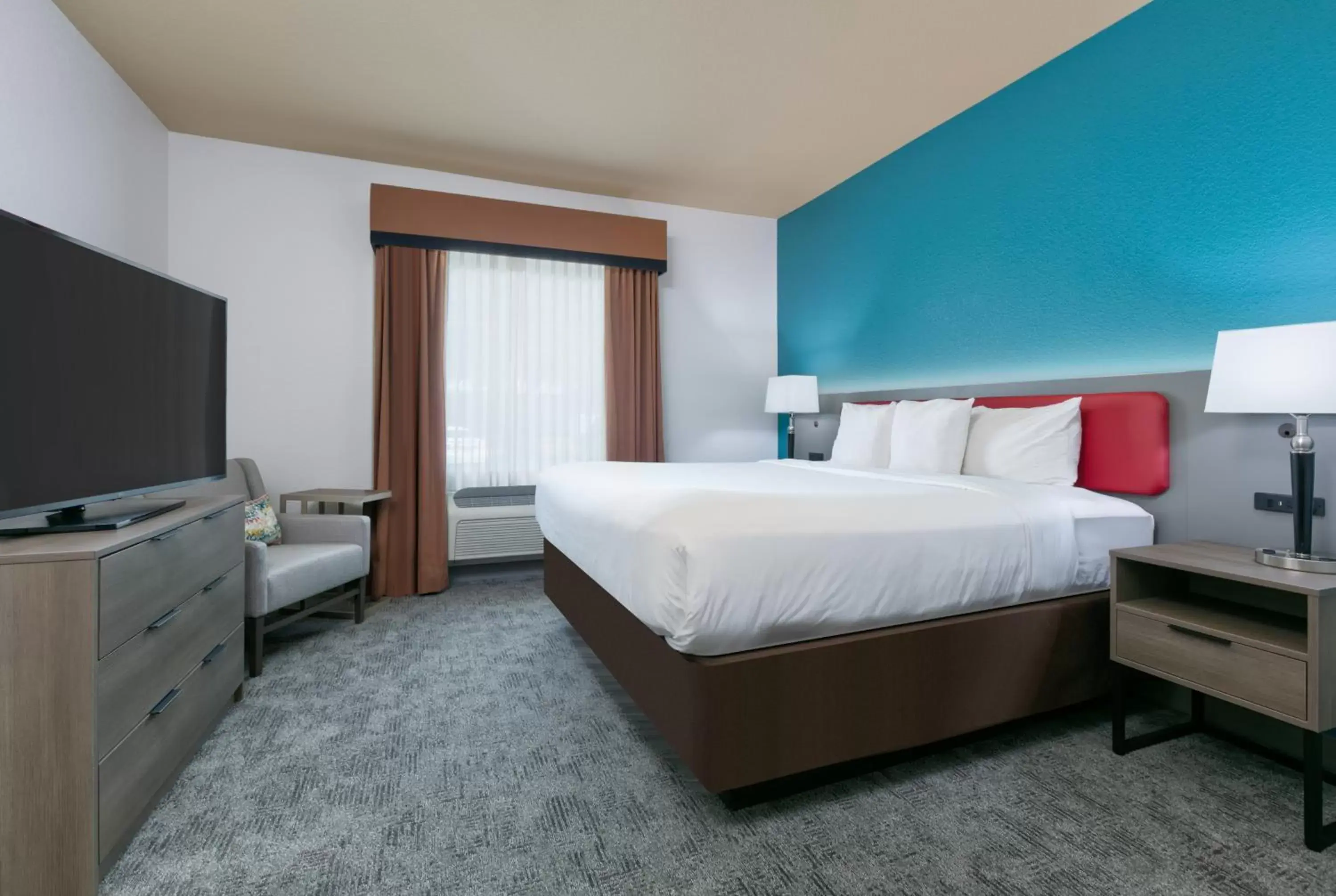 Bed in Comfort Suites Arlington - Entertainment District