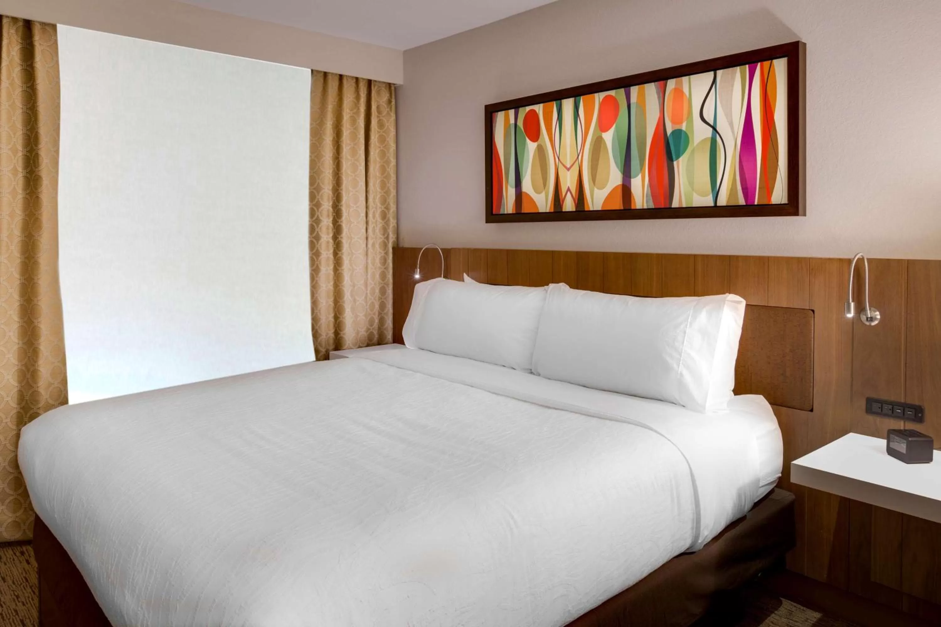 Bed in Hilton Garden Inn Oklahoma City Airport