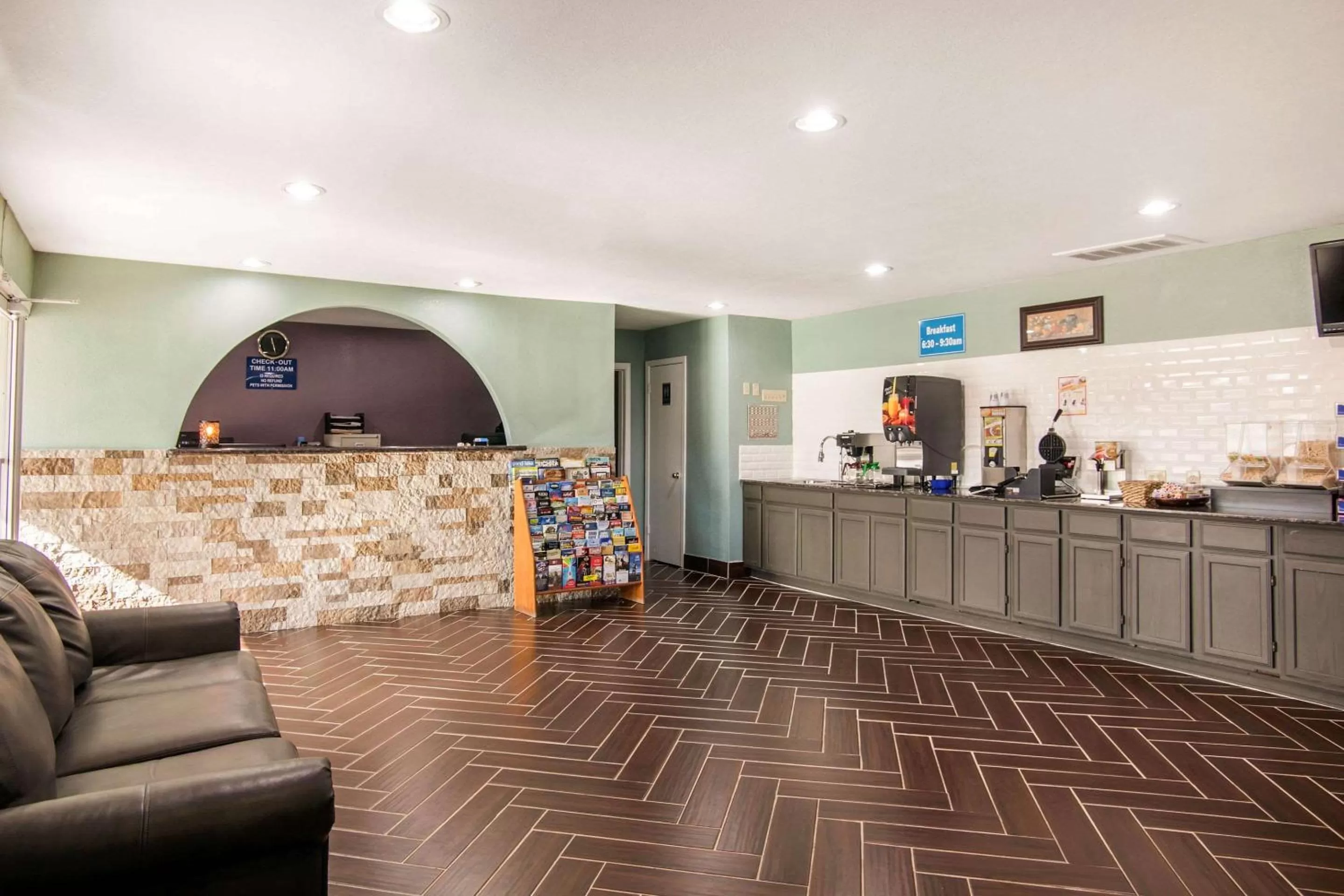 Lobby or reception in Rodeway Inn Pauls Valley