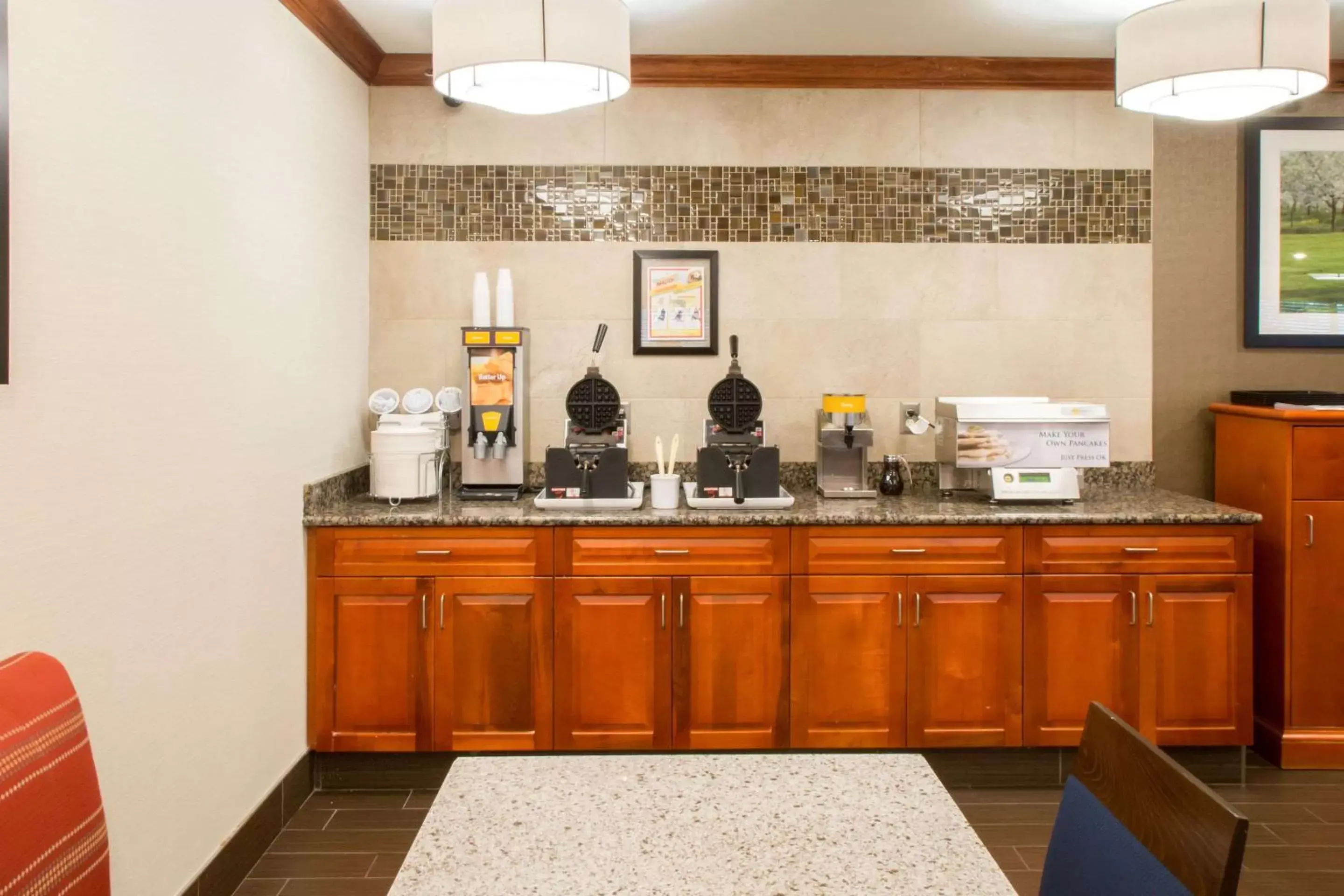 Restaurant/places to eat in Comfort Suites Grand Rapids South