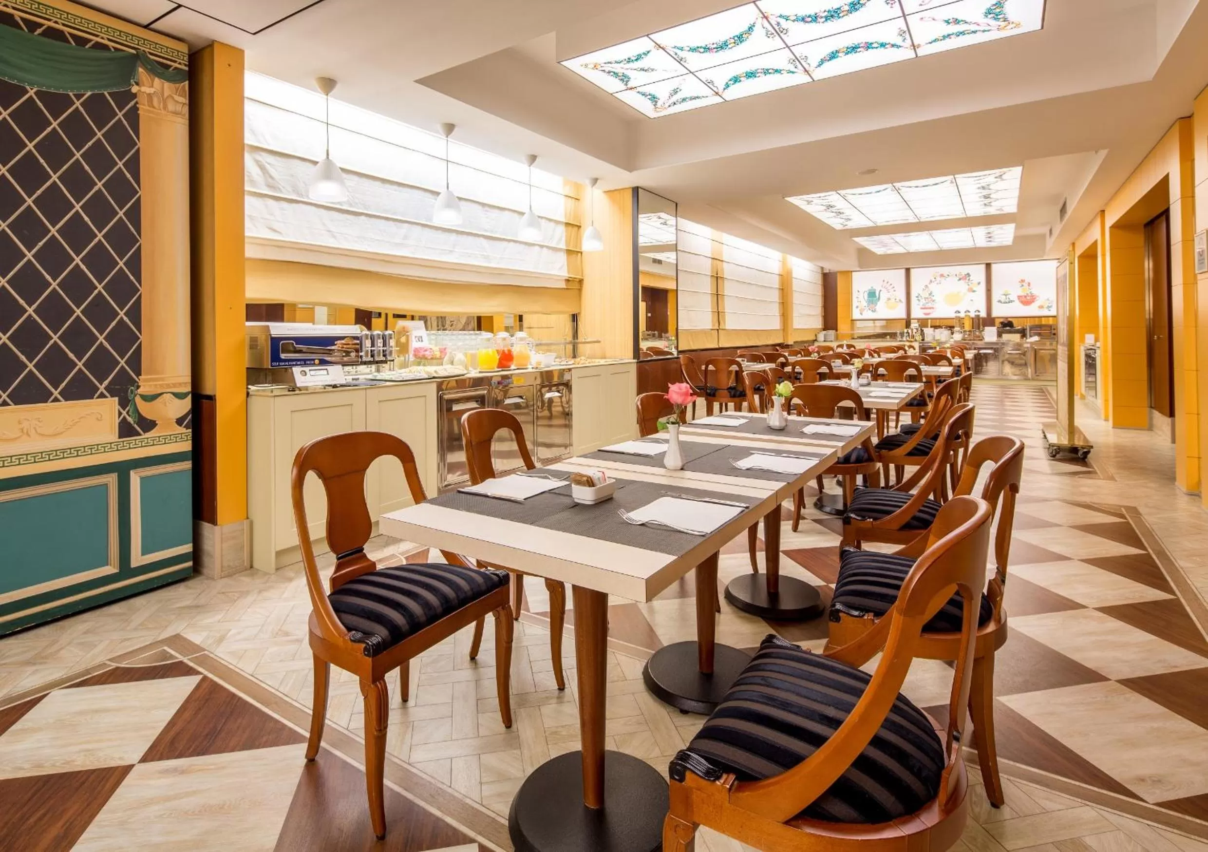 Restaurant/places to eat in c-hotels Concorde