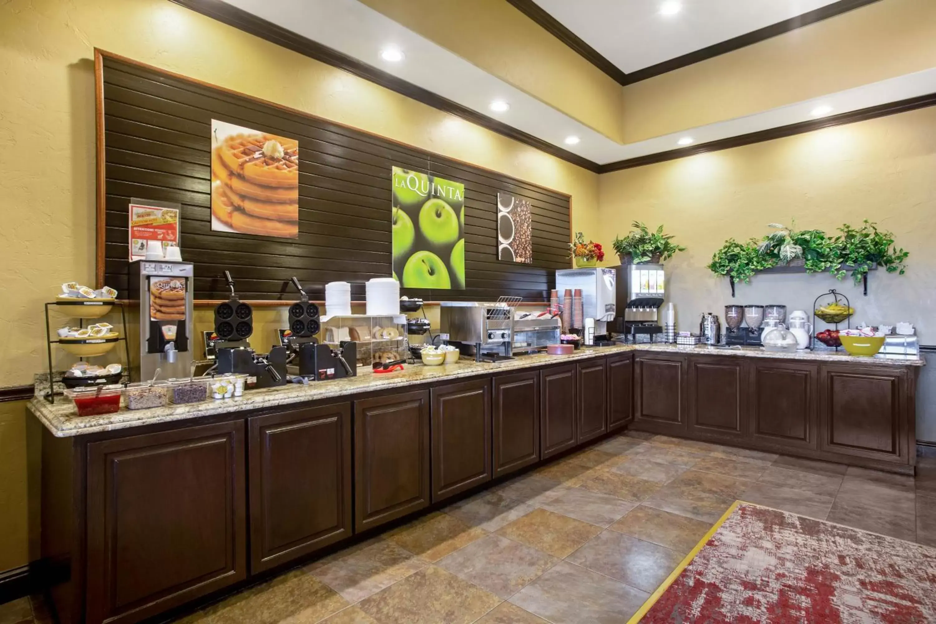Continental breakfast, Restaurant/Places to Eat in La Quinta by Wyndham Marble Falls