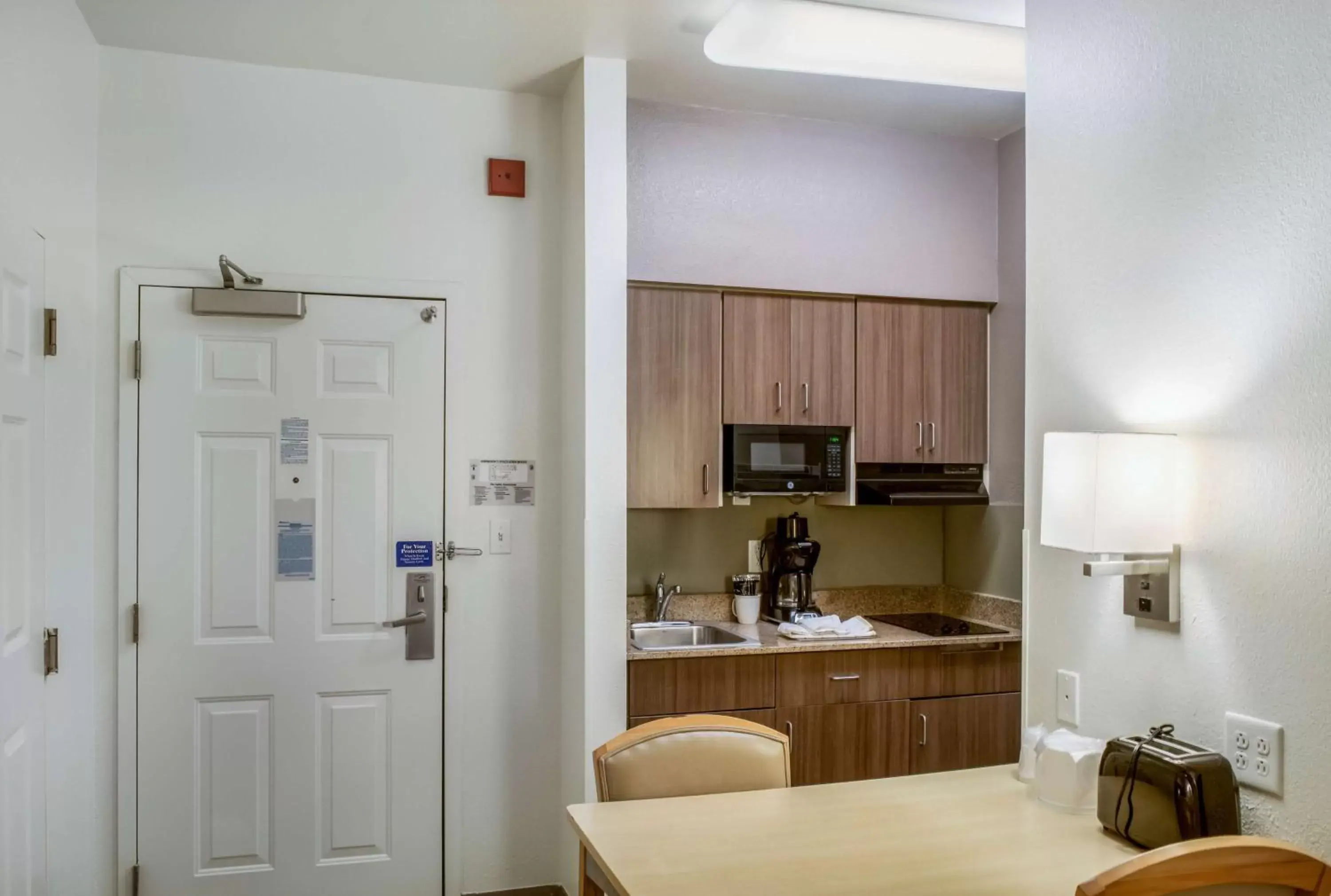 Kitchen or kitchenette, Kitchen/Kitchenette in Motel 6 Fishers, In - Indianapolis