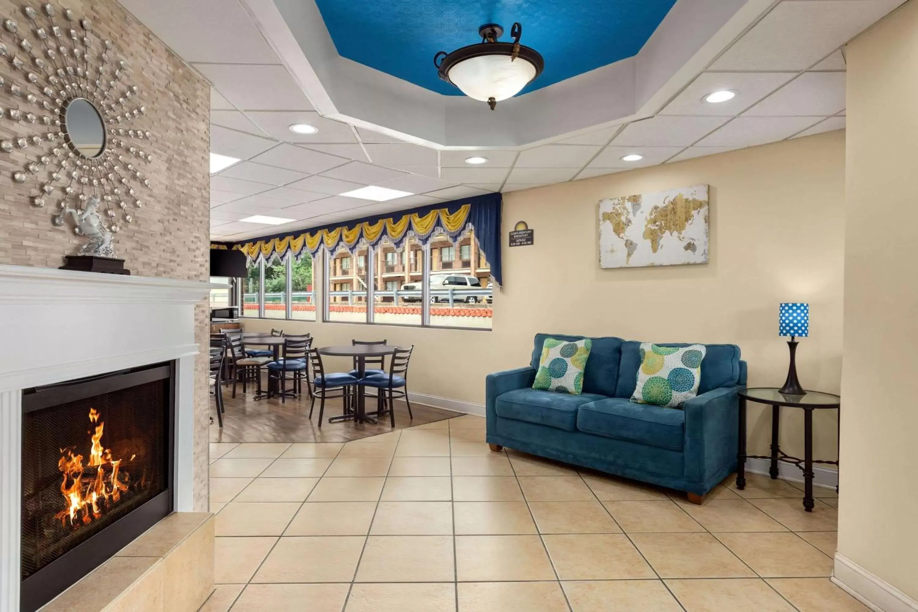 Lobby or reception in Days Inn by Wyndham Weldon Roanoke Rapids