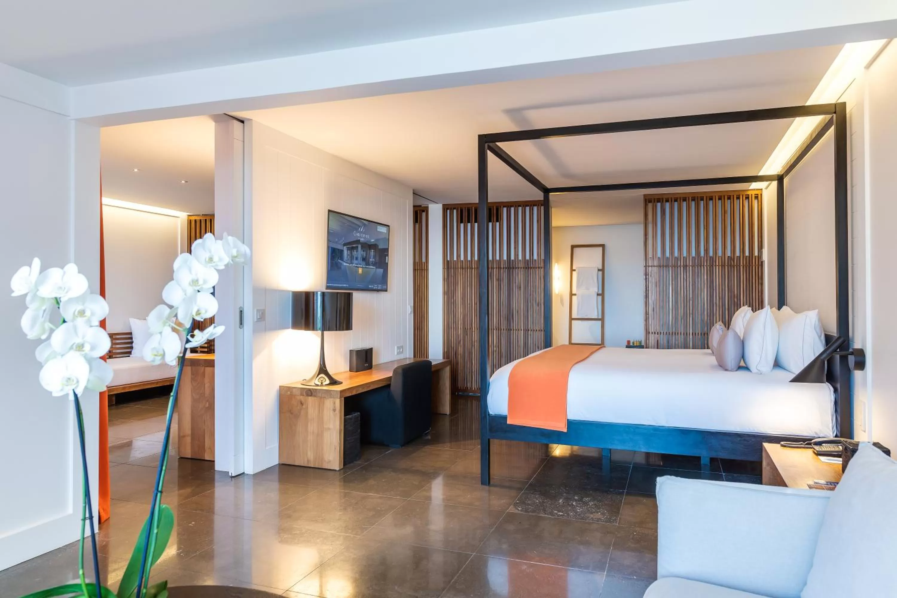 TV and multimedia, Bed in Hotel Christopher Saint Barth
