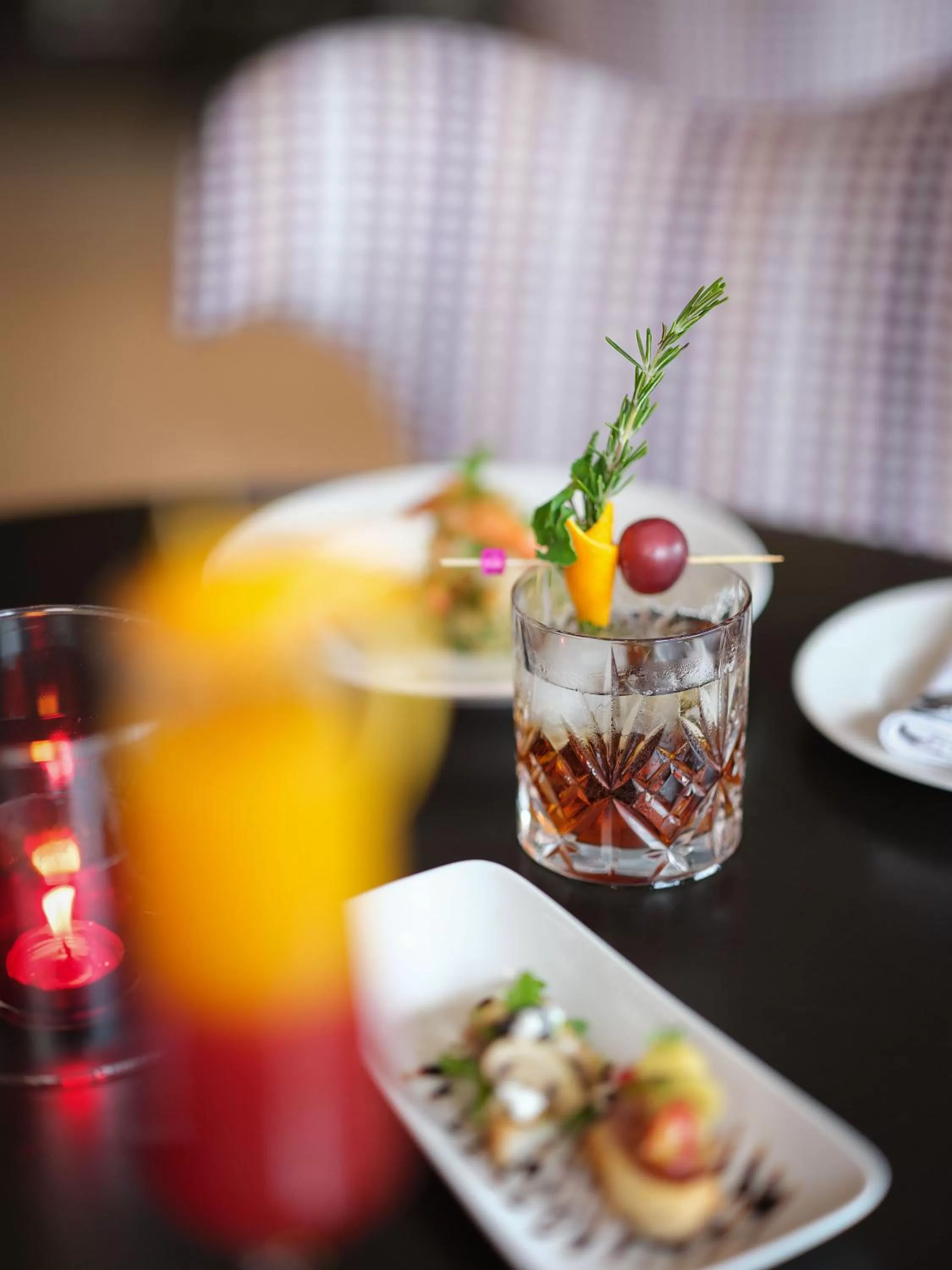 Food and drinks in Taj Krishna