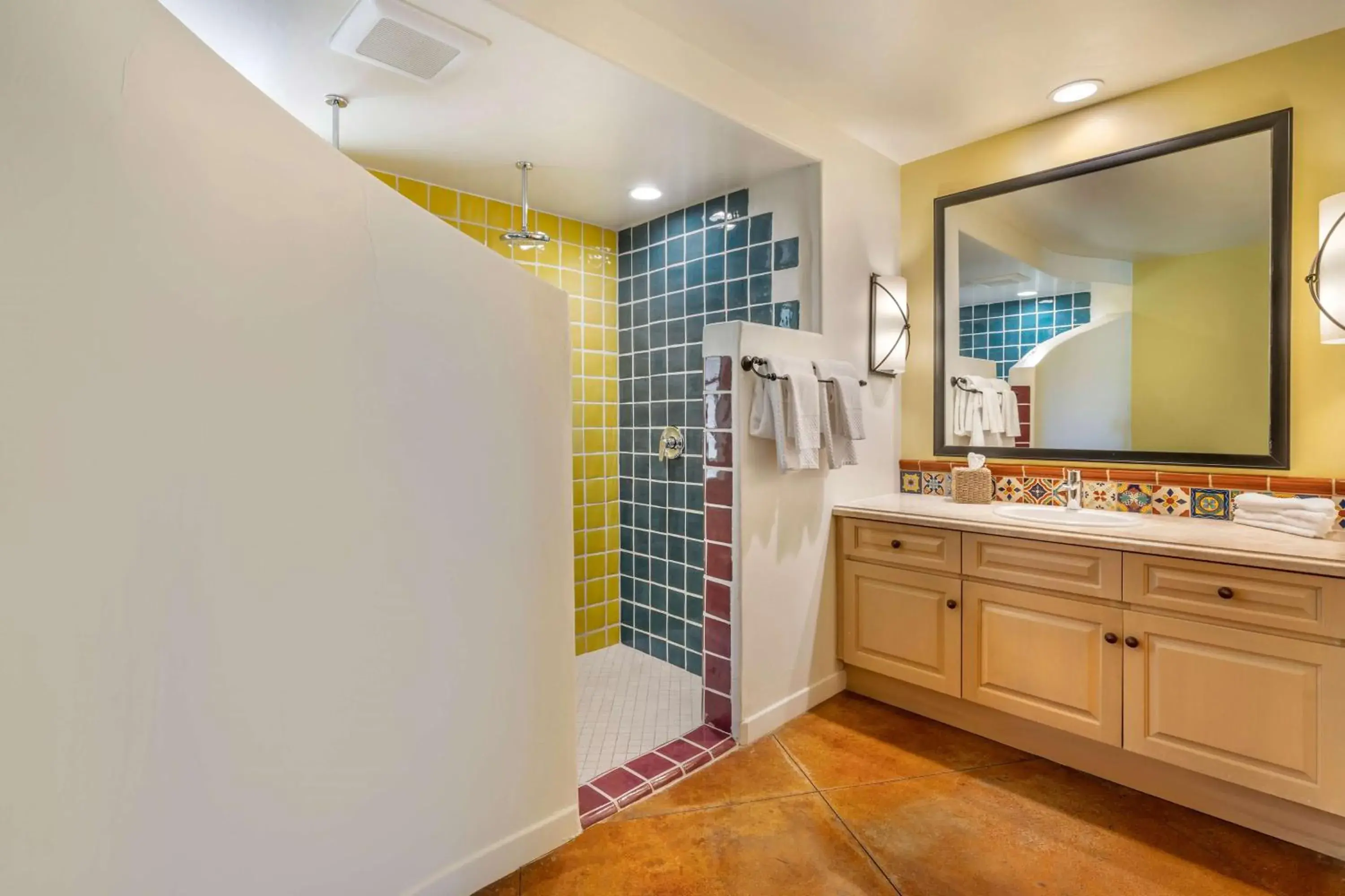 Bathroom in Hilton Grand Vacations Club Palm Desert