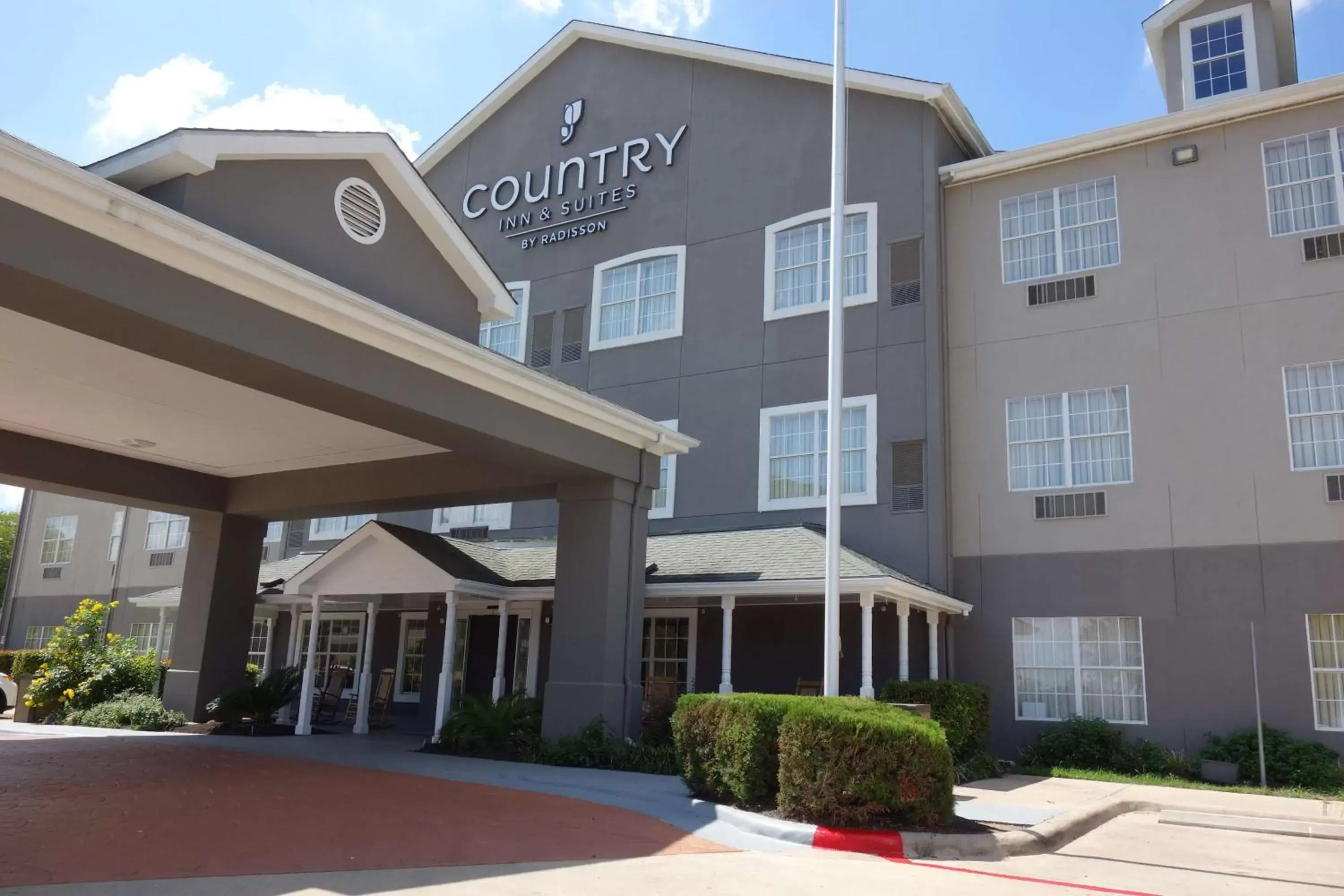 Property Building in Country Inn & Suites by Radisson, Round Rock, TX